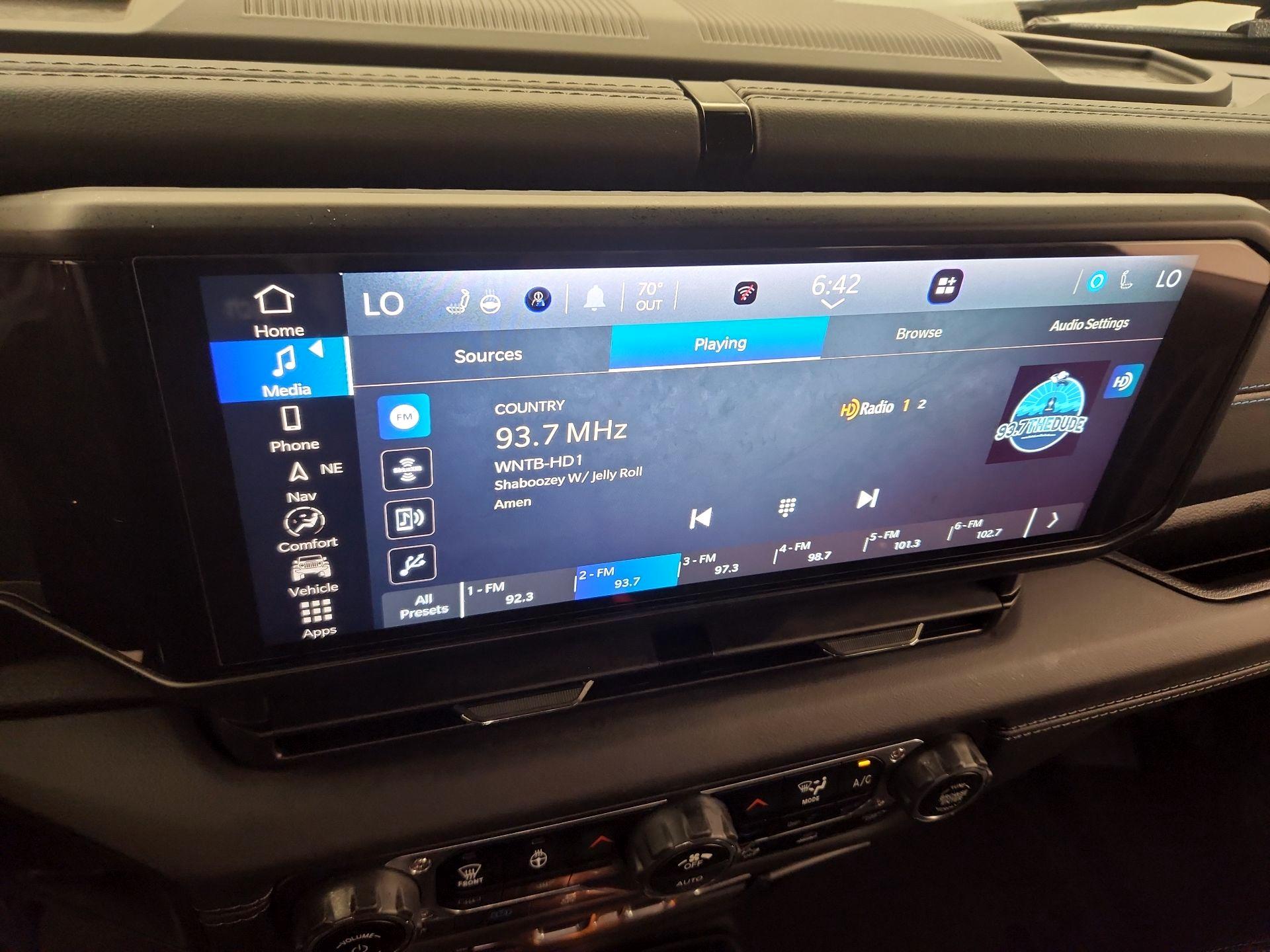 Thumbnail: 2024 Jeep Wrangler - 14