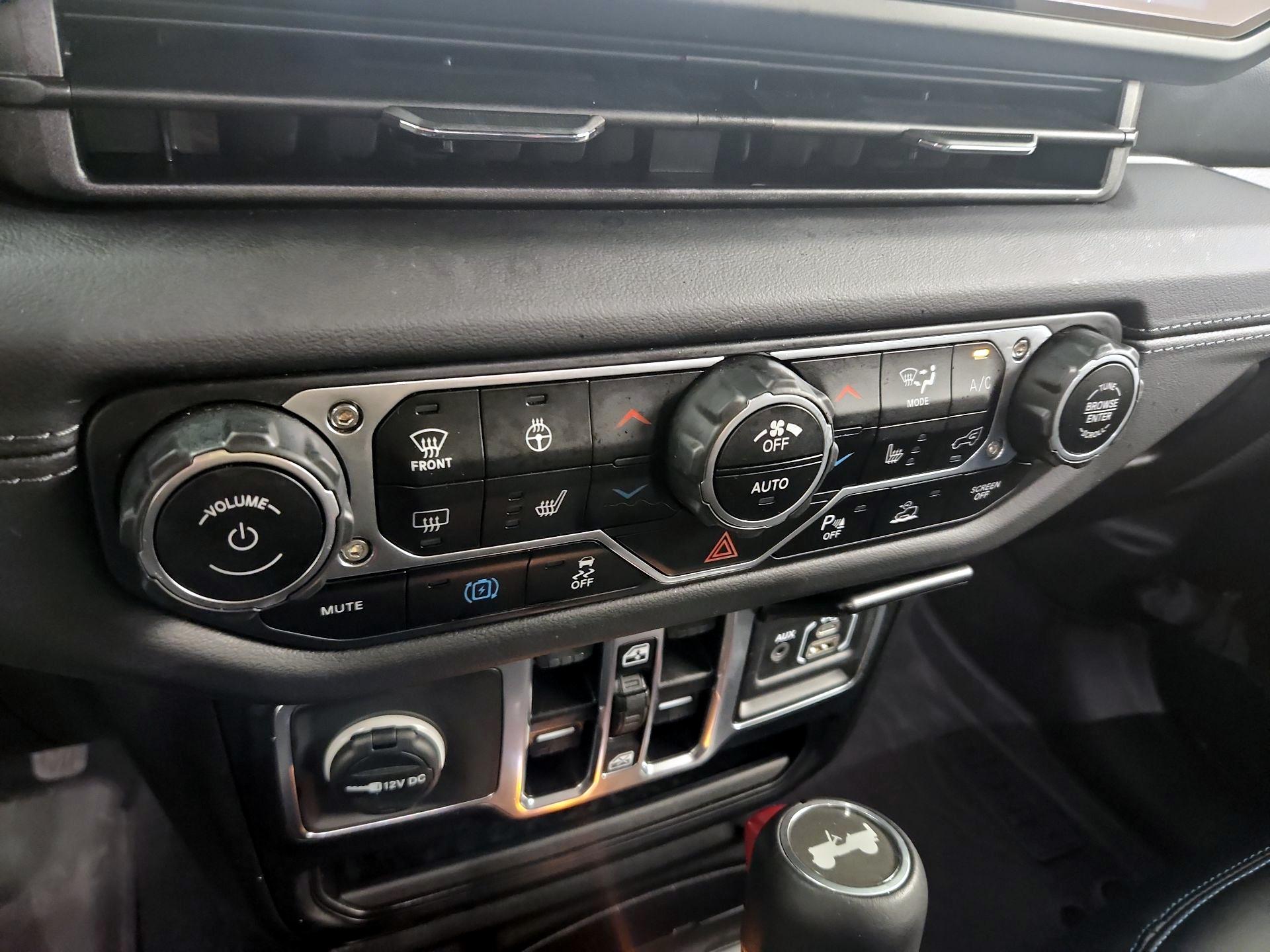 Thumbnail: 2024 Jeep Wrangler - 15