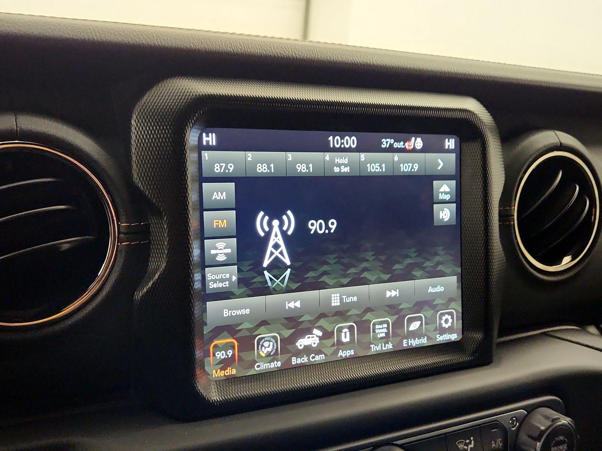 Thumbnail: 2021 Jeep Wrangler - 14