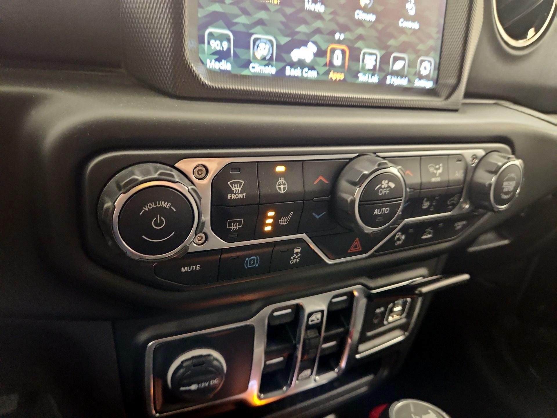 Thumbnail: 2021 Jeep Wrangler - 15