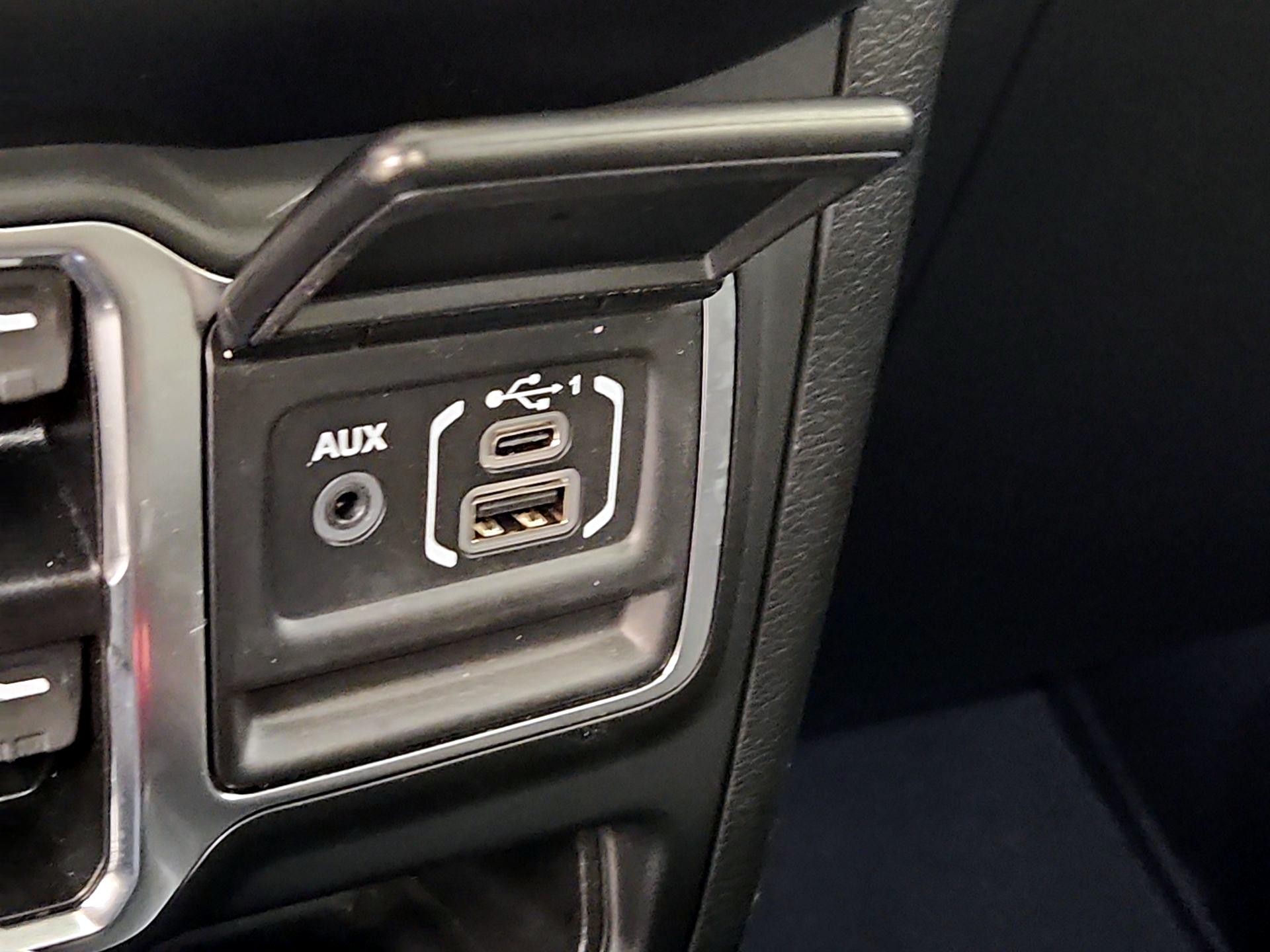 Thumbnail: 2021 Jeep Wrangler - 17