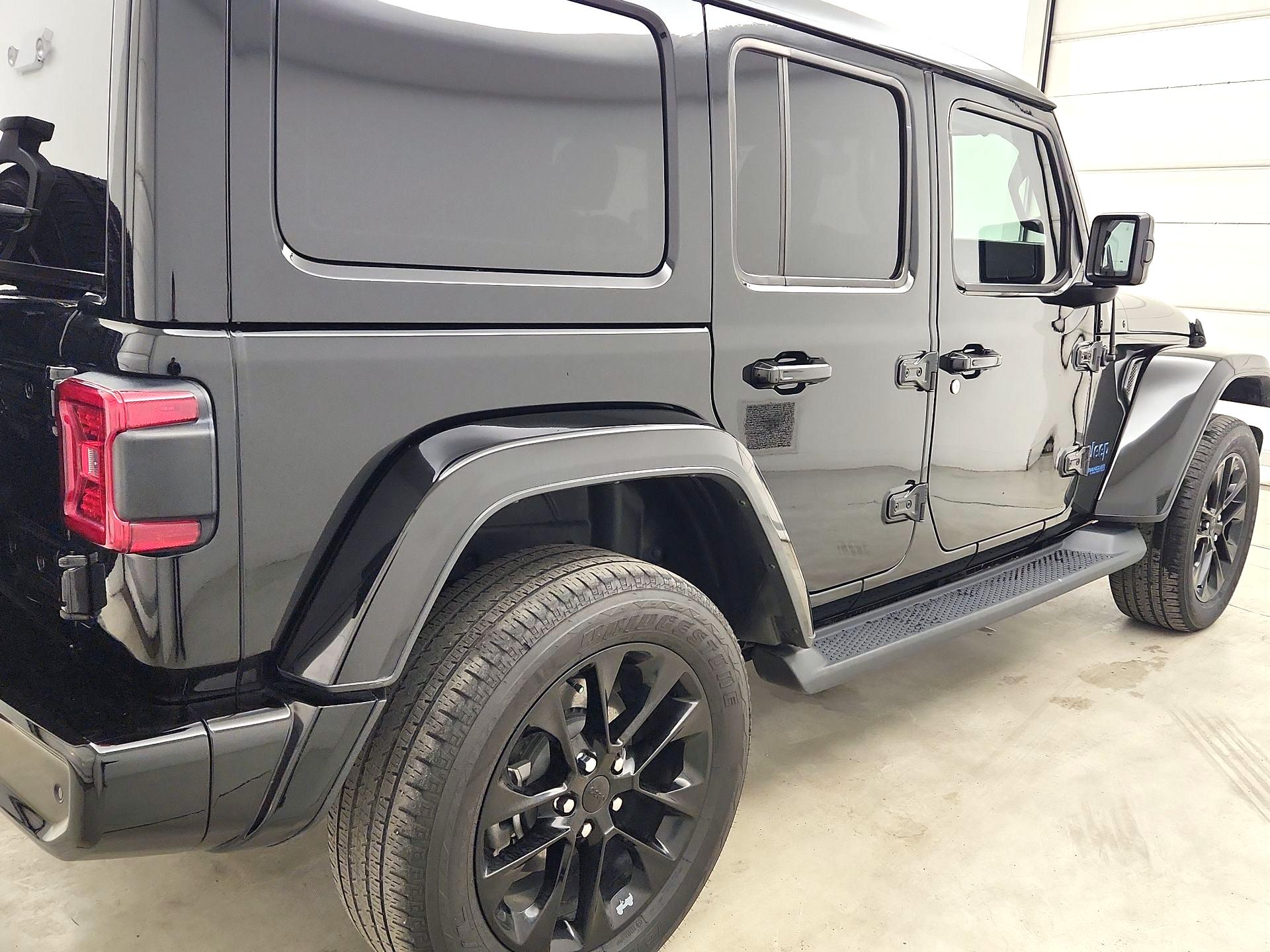 Thumbnail: 2021 Jeep Wrangler - 5