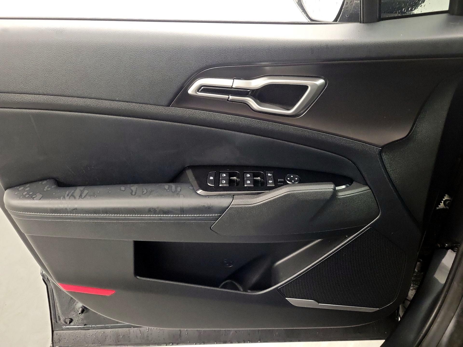 Thumbnail: 2023 Kia Sportage - 12