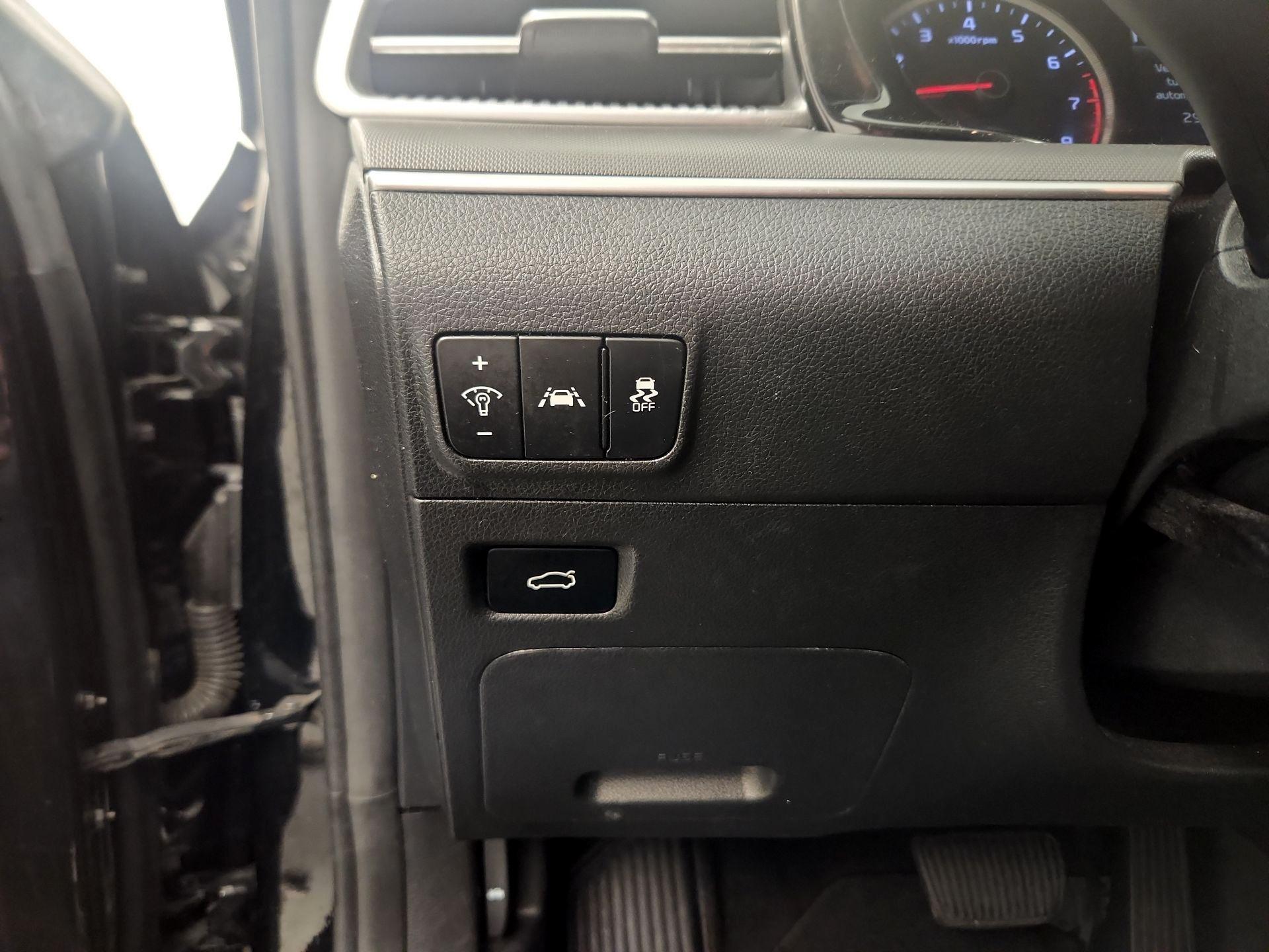 Thumbnail: 2023 Kia K5 - 11