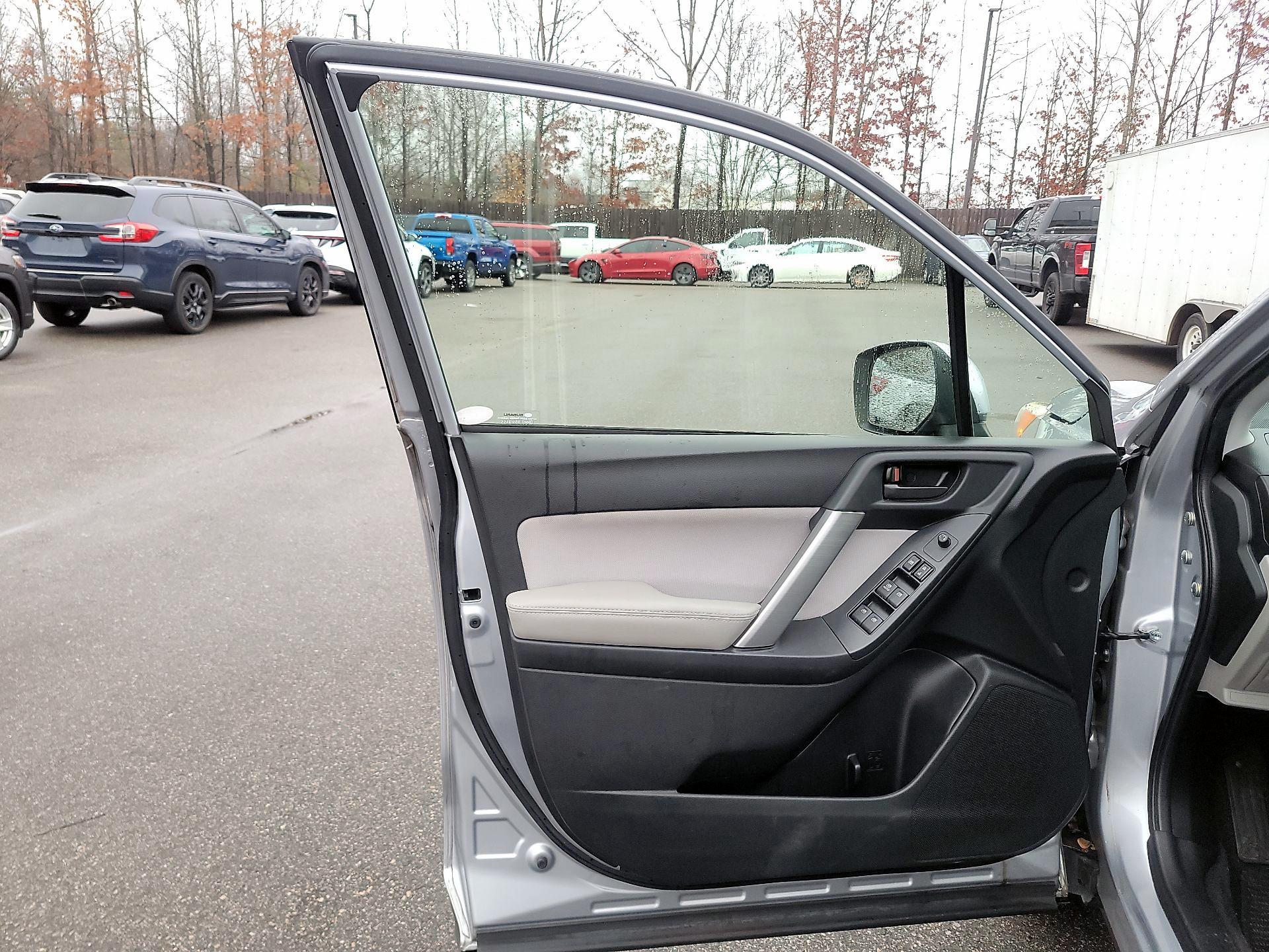 Thumbnail: 2016 Subaru Forester - 10