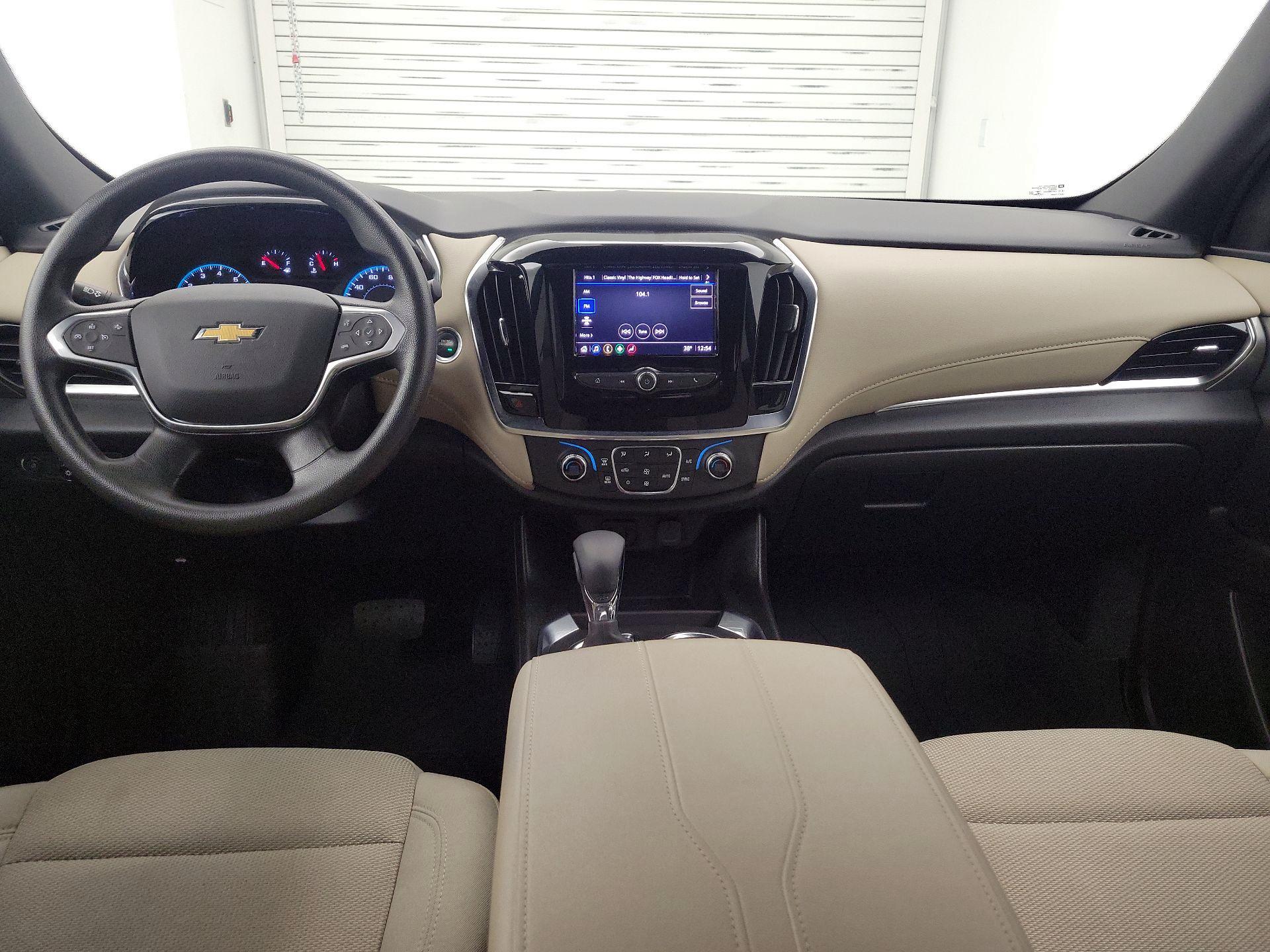 Thumbnail: 2022 Chevrolet Traverse - 9