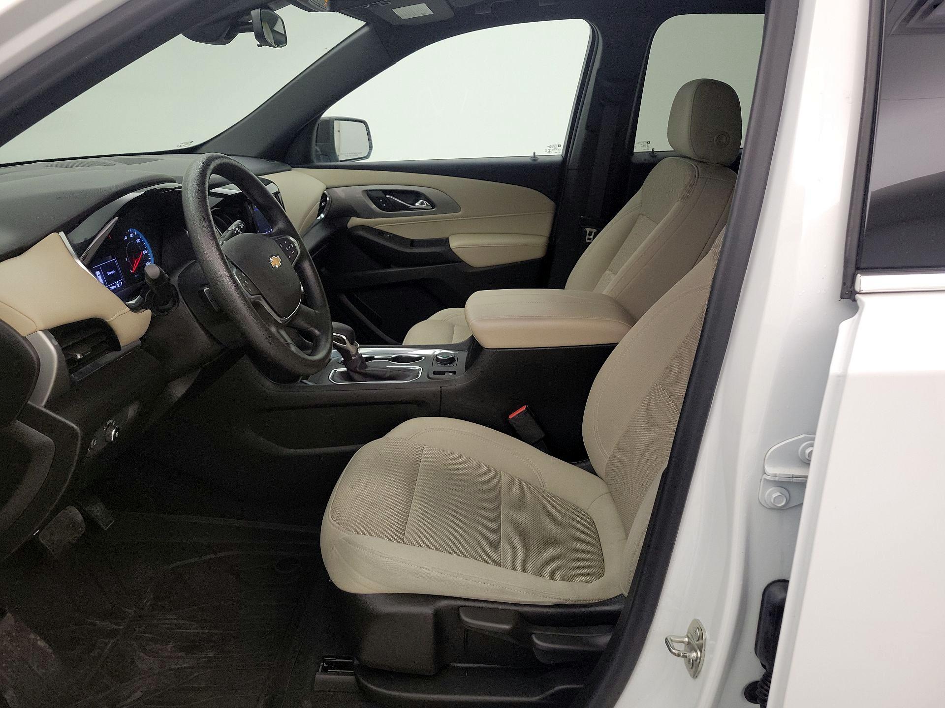 Thumbnail: 2022 Chevrolet Traverse - 11