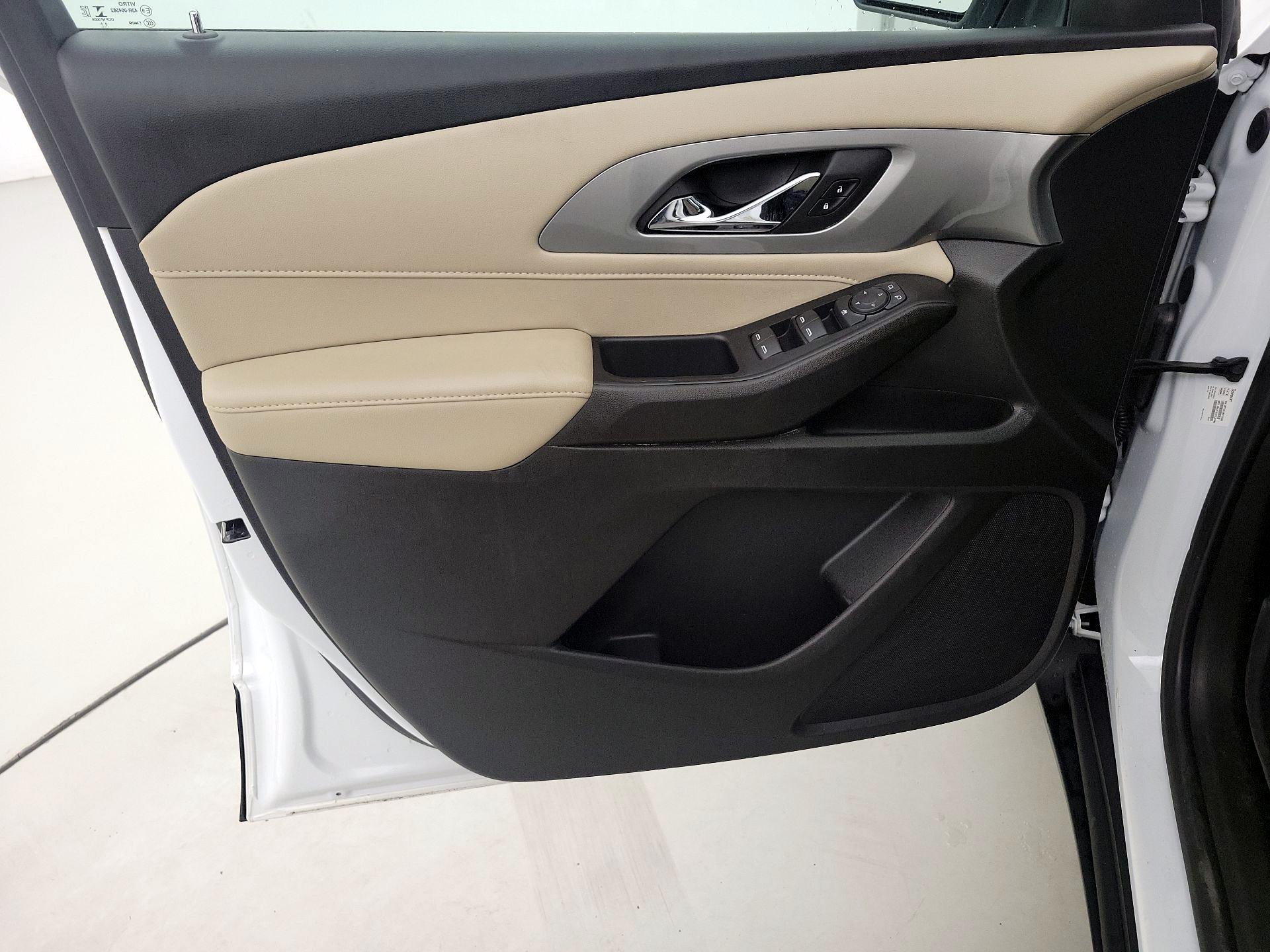 Thumbnail: 2022 Chevrolet Traverse - 12