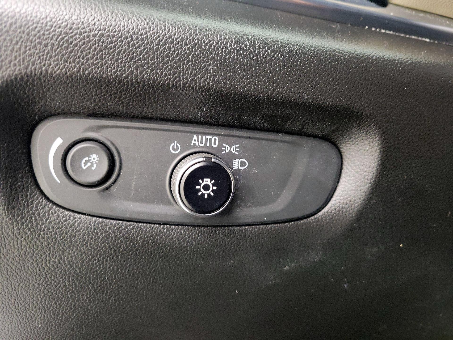 Thumbnail: 2022 Chevrolet Traverse - 13