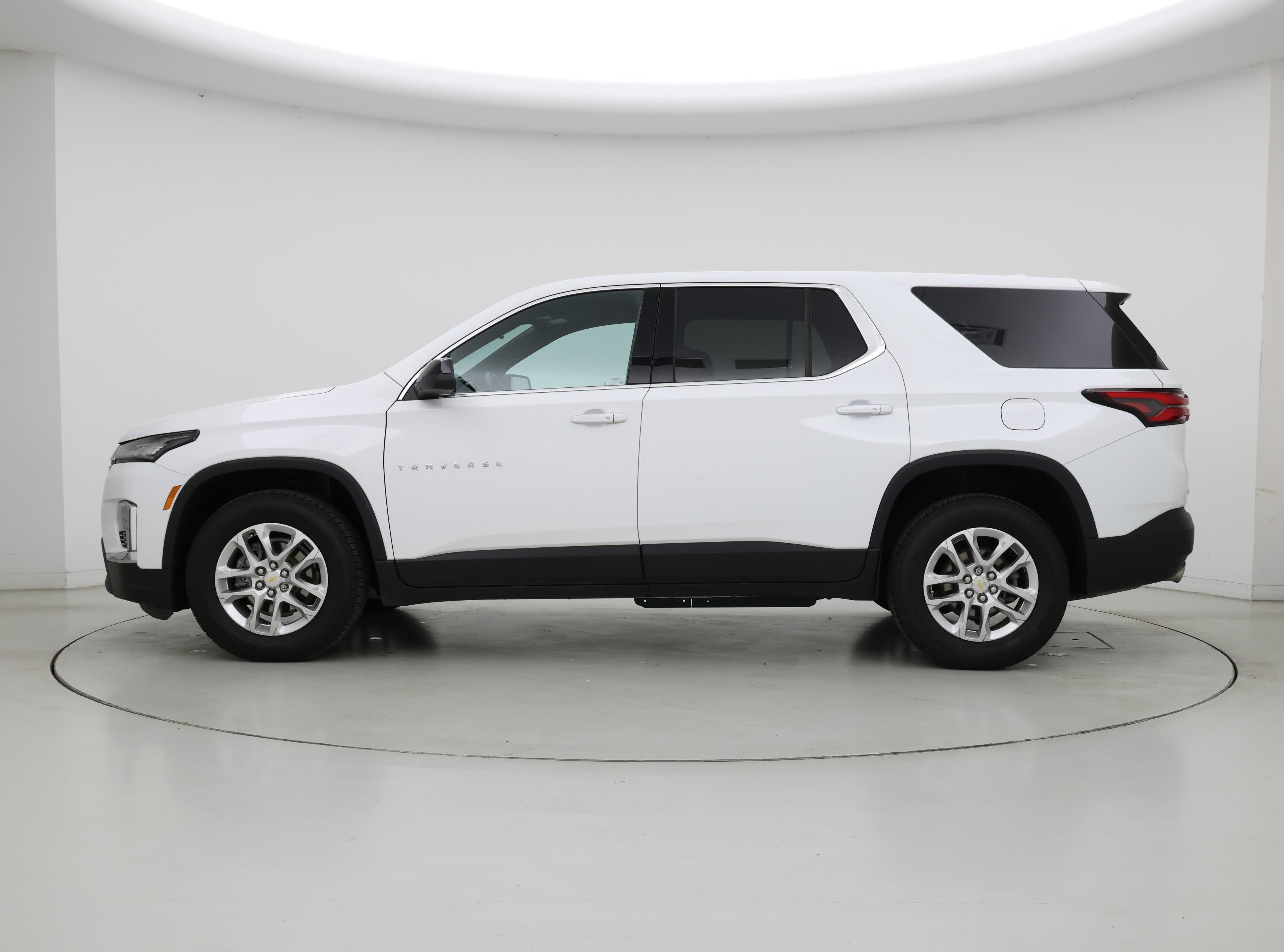 Thumbnail: 2022 Chevrolet Traverse - 3