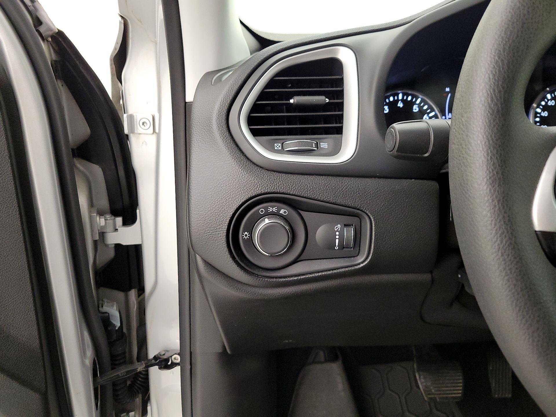 Thumbnail: 2021 Jeep Renegade - 13