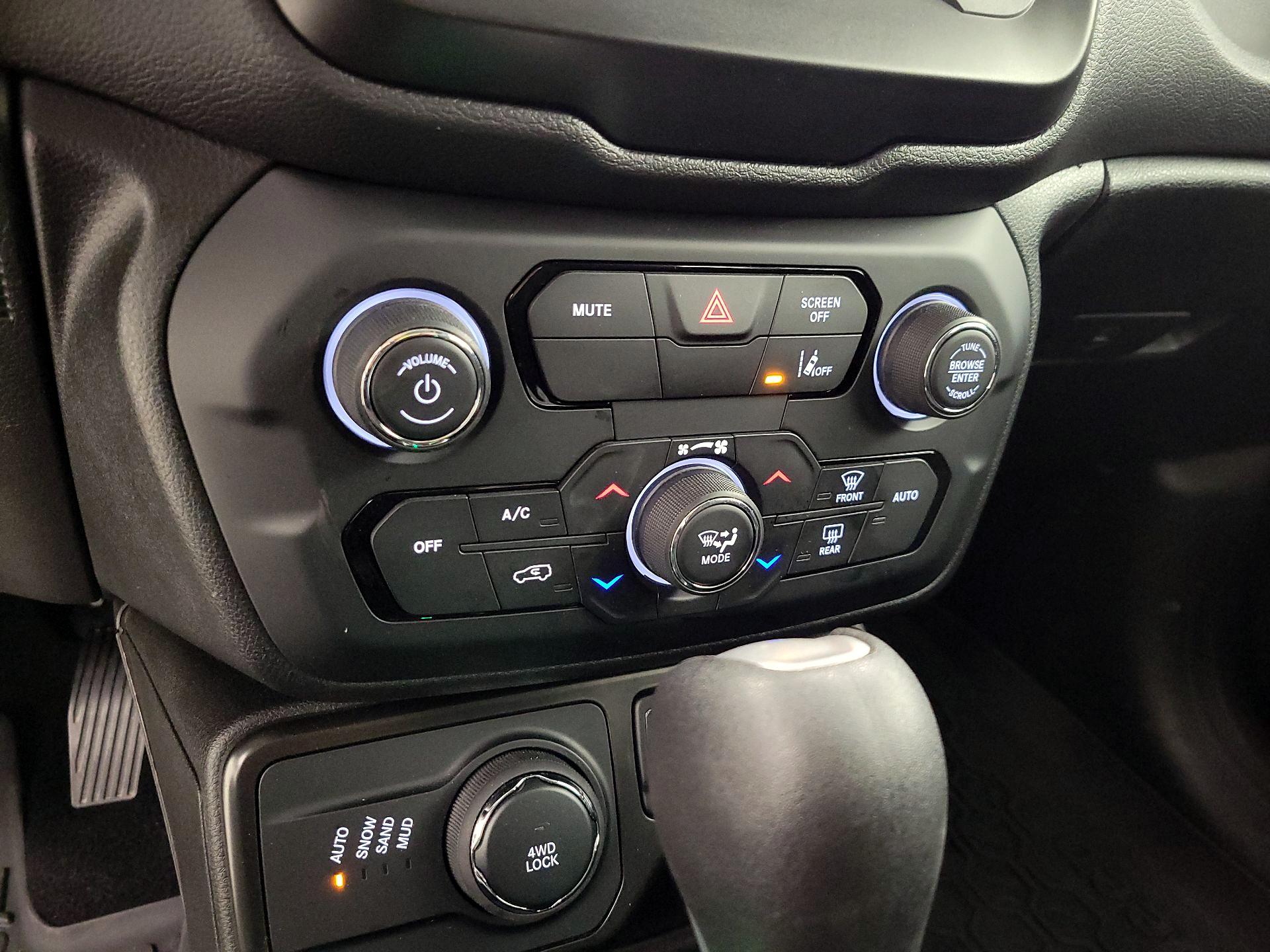 Thumbnail: 2021 Jeep Renegade - 16