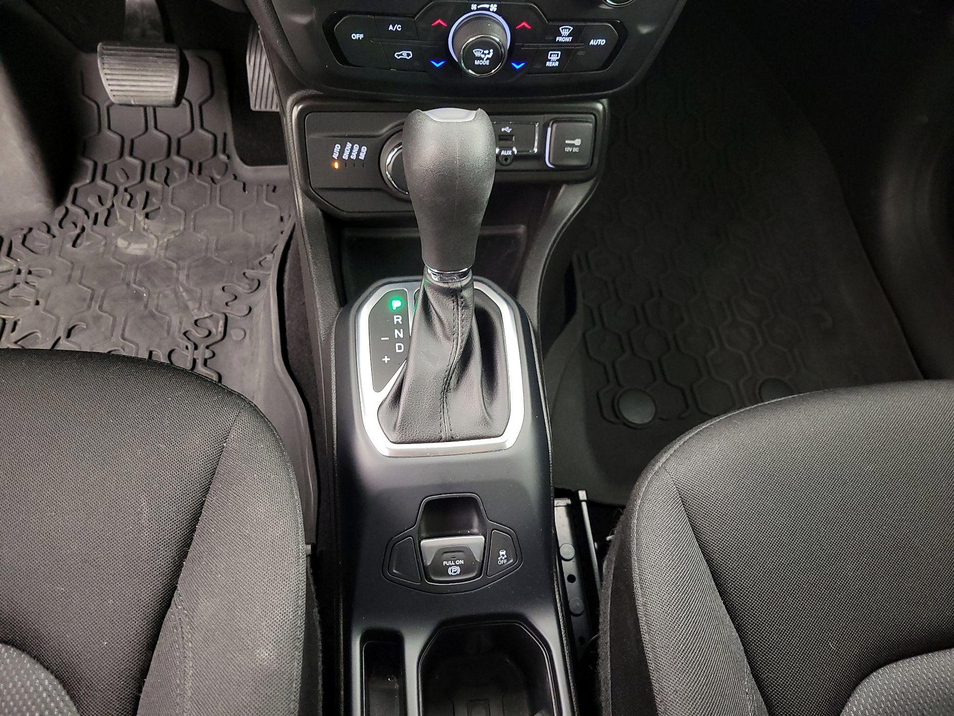 Thumbnail: 2021 Jeep Renegade - 17