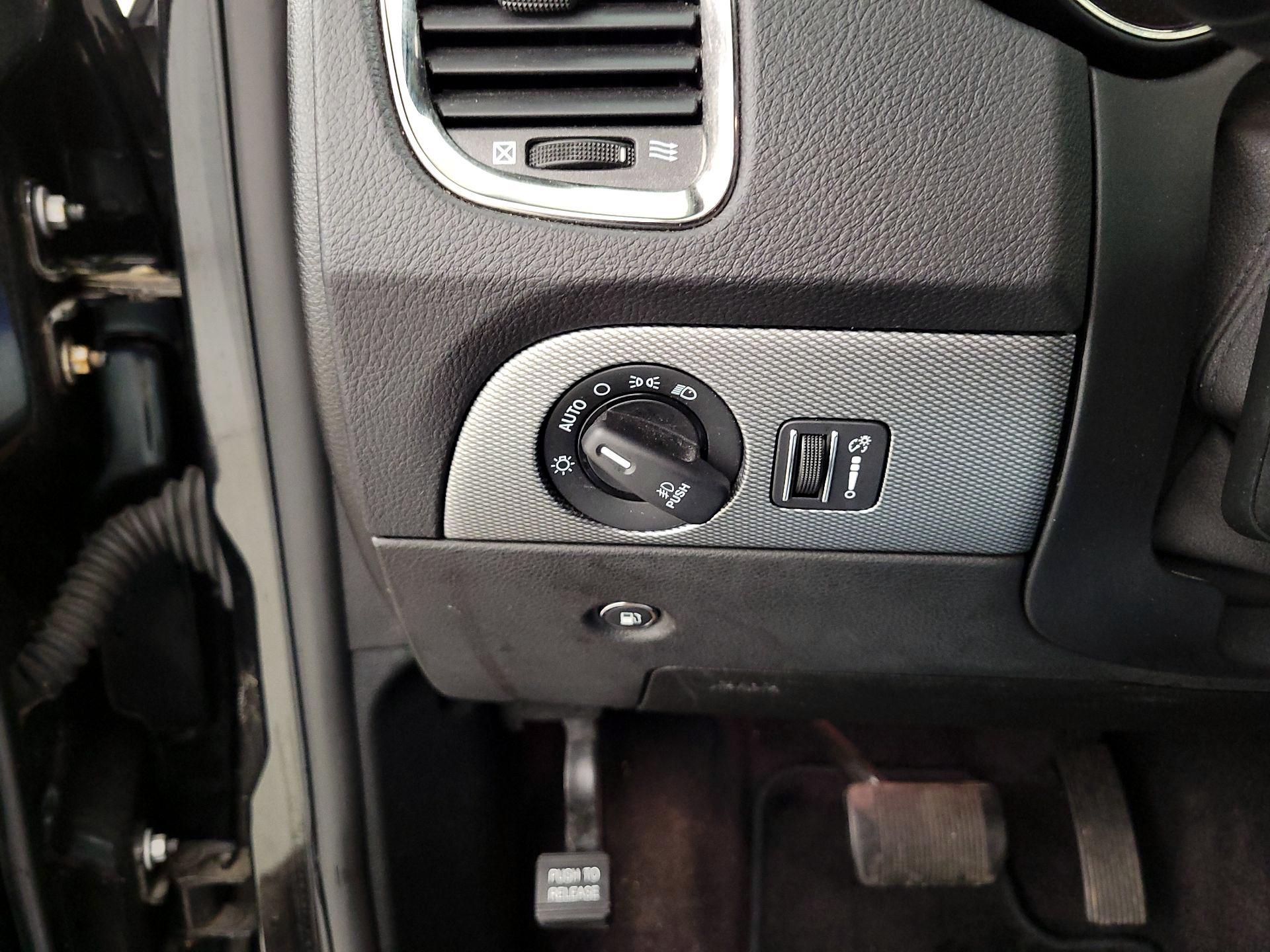 Thumbnail: 2019 Dodge Durango - 13