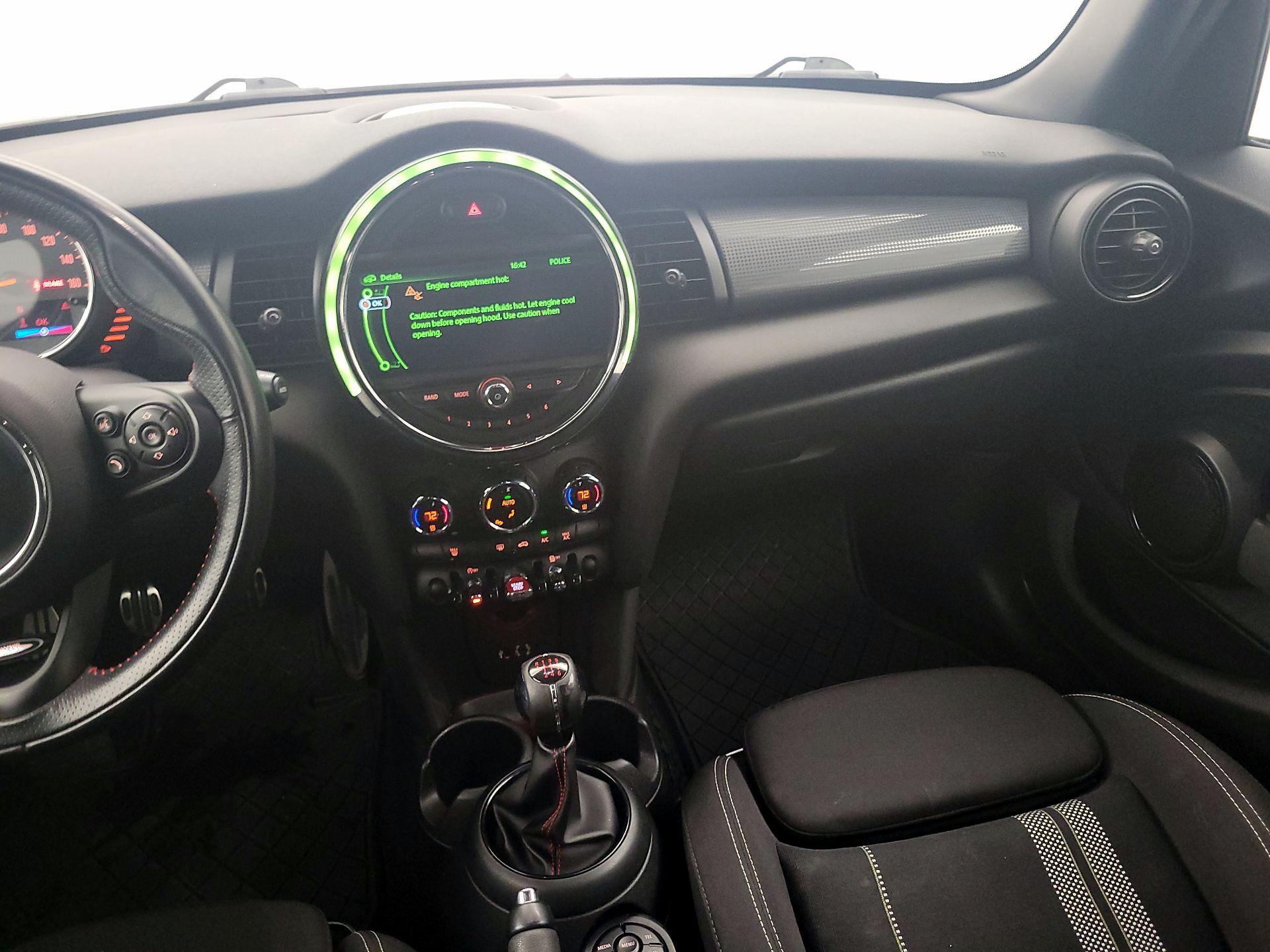 Thumbnail: 2017 MINI Cooper Hardtop - 9