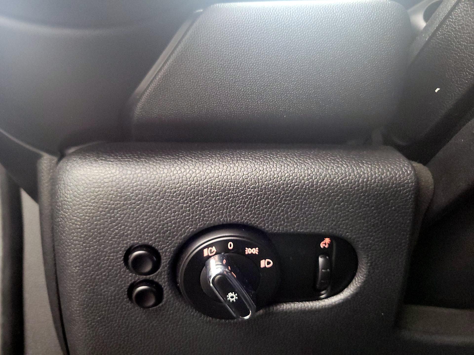 Thumbnail: 2017 MINI Cooper Hardtop - 13