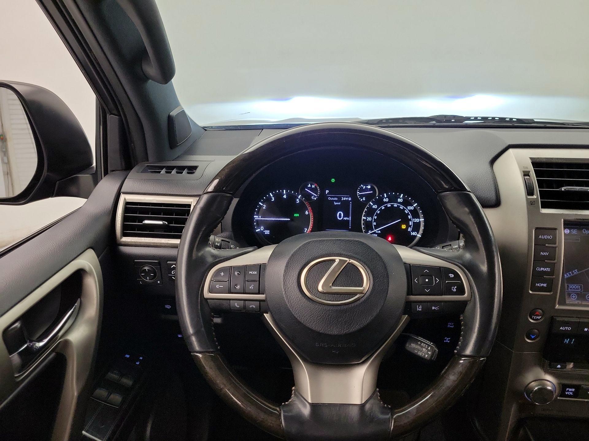 Thumbnail: 2020 Lexus GX - 10