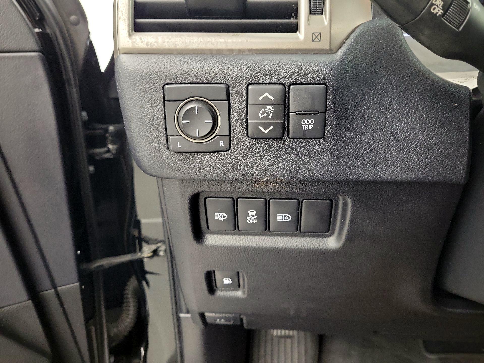 Thumbnail: 2020 Lexus GX - 13