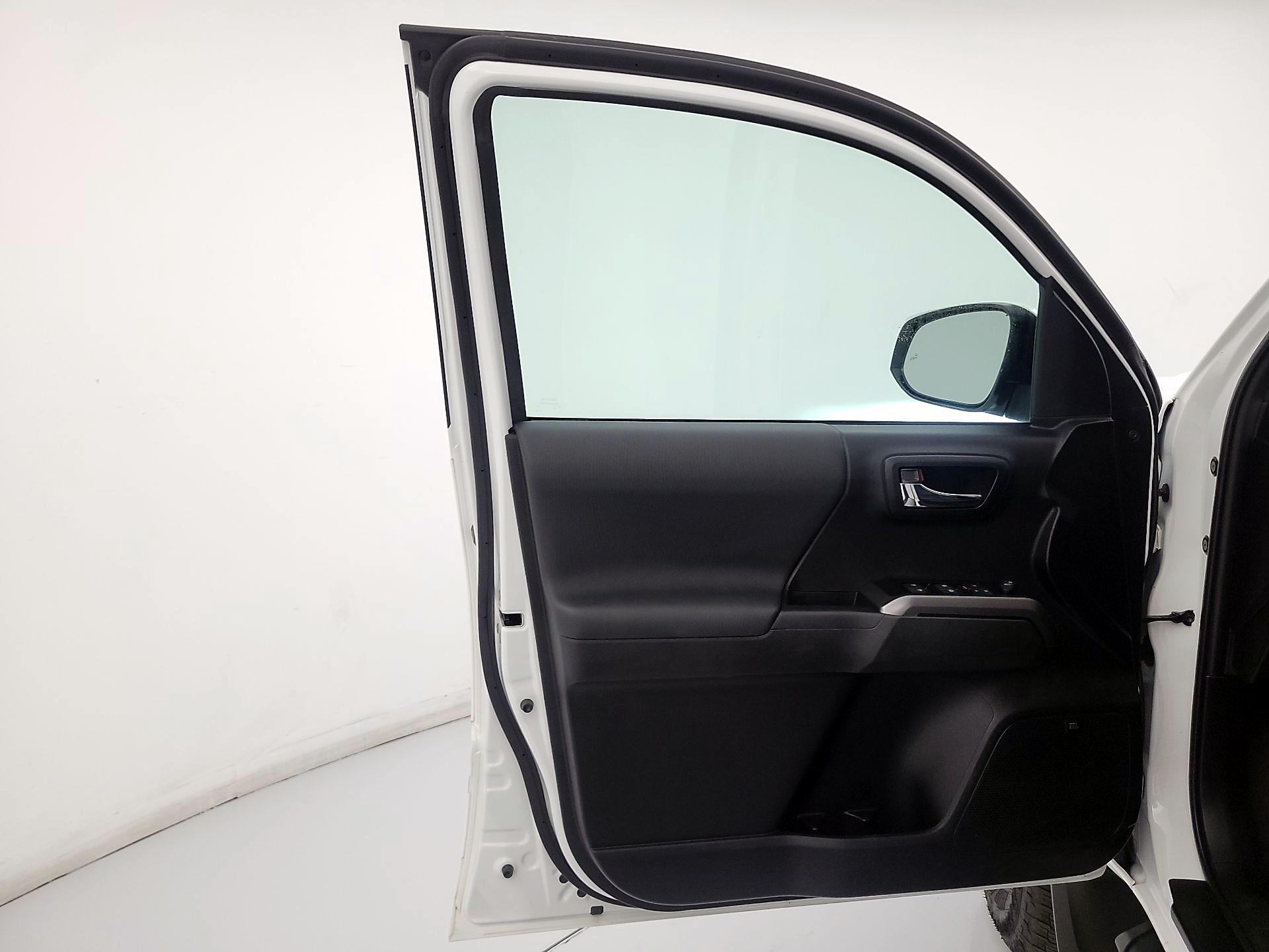 Thumbnail: 2023 Toyota Tacoma - 12