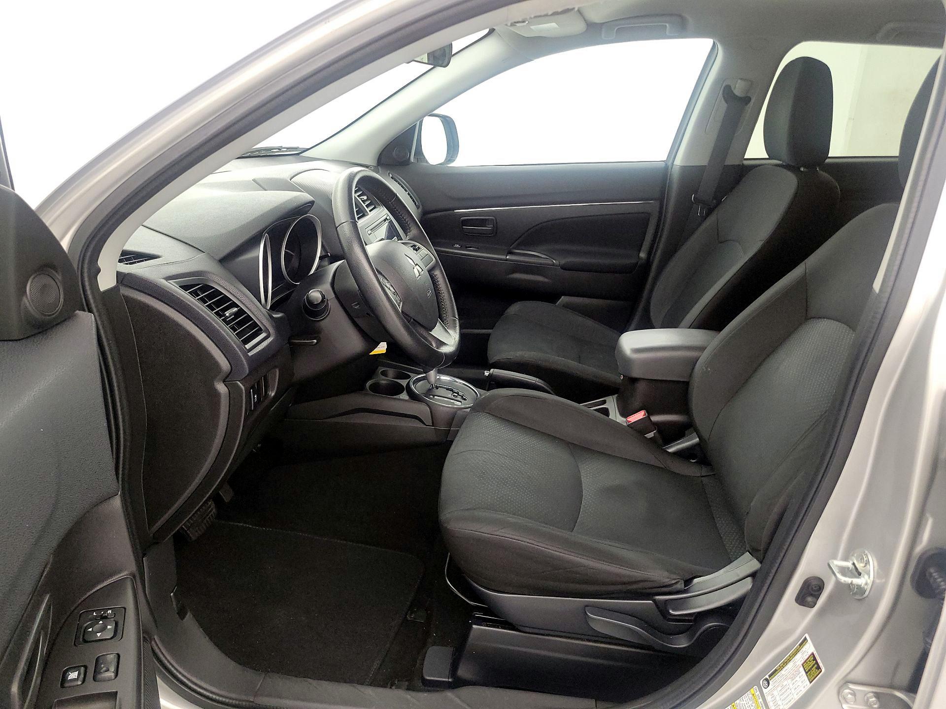 Thumbnail: 2015 Mitsubishi Outlander Sport - 11