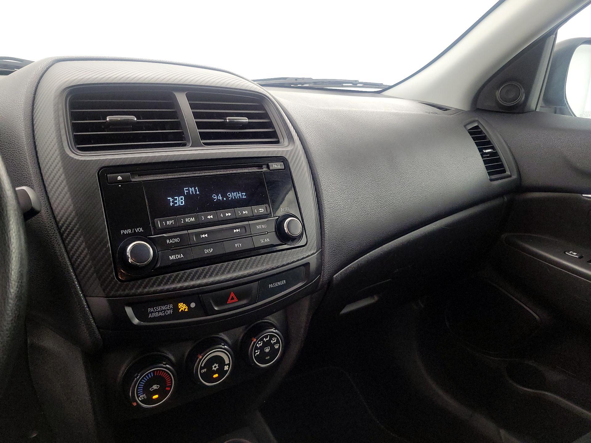 Thumbnail: 2015 Mitsubishi Outlander Sport - 14