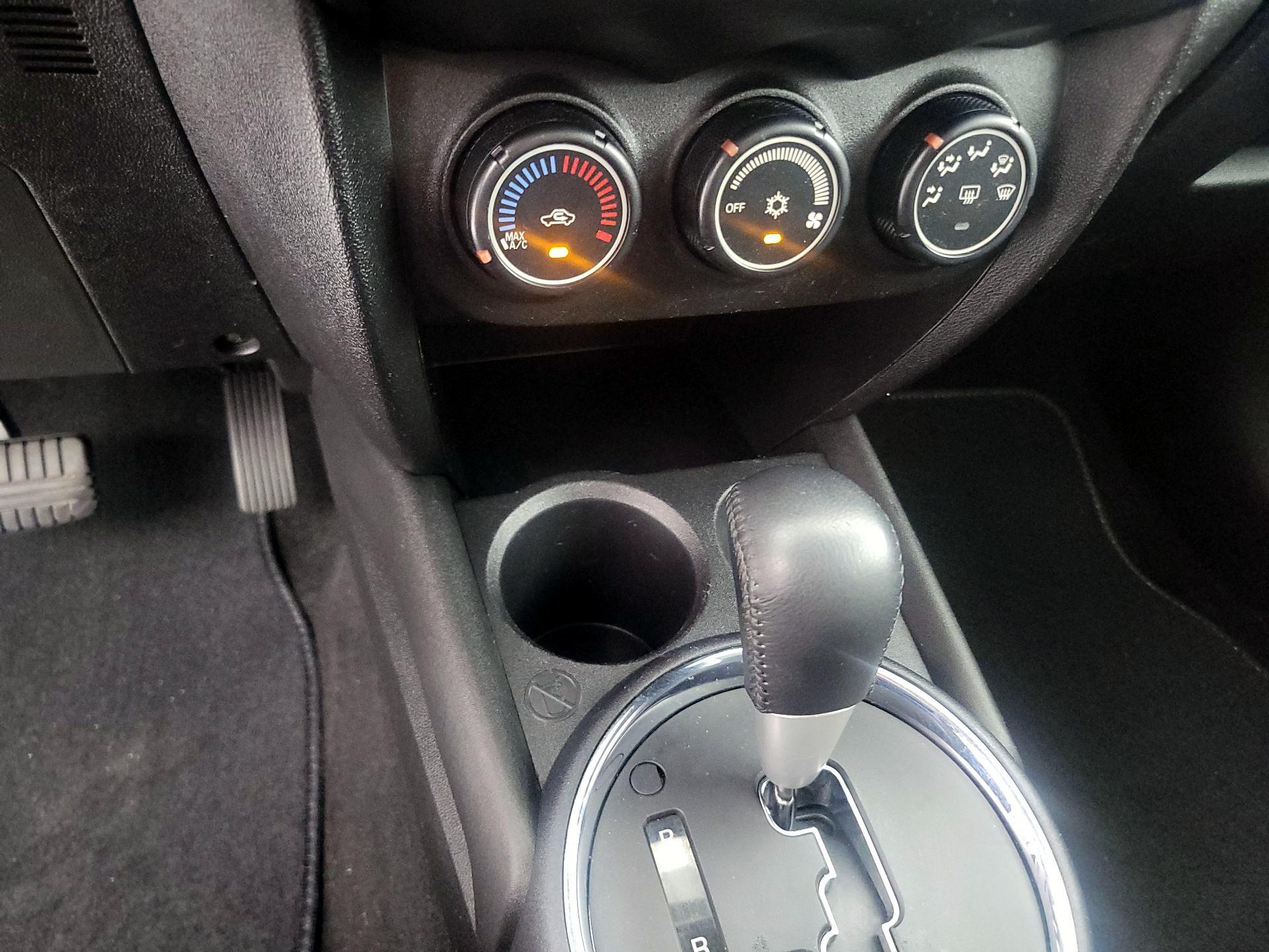 Thumbnail: 2015 Mitsubishi Outlander Sport - 15