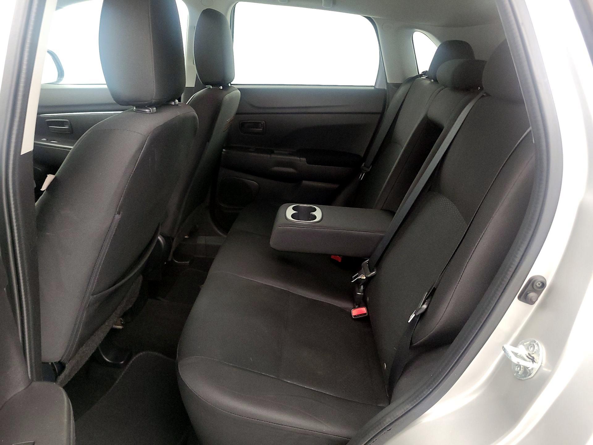 Thumbnail: 2015 Mitsubishi Outlander Sport - 18