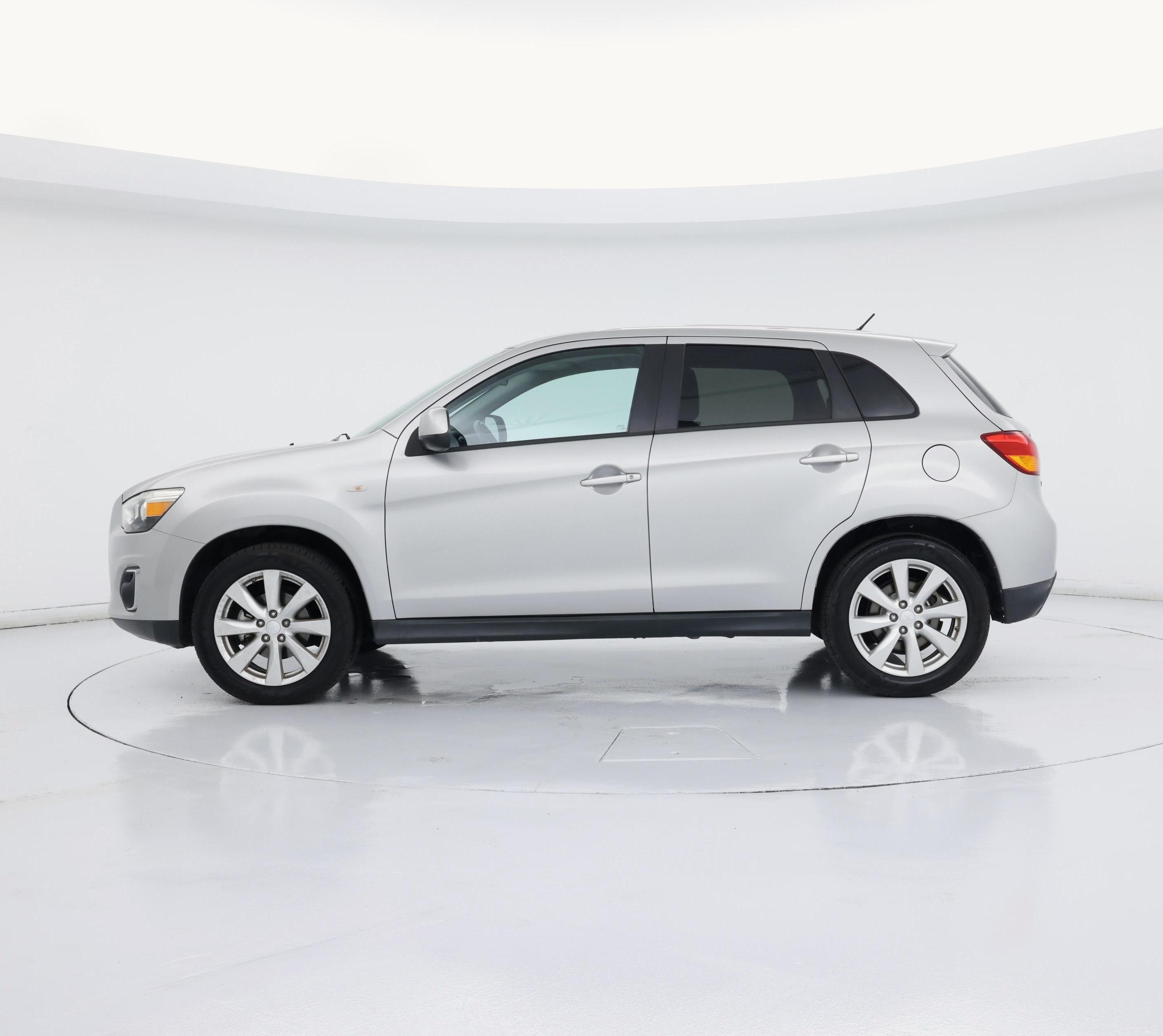 Thumbnail: 2015 Mitsubishi Outlander Sport - 3