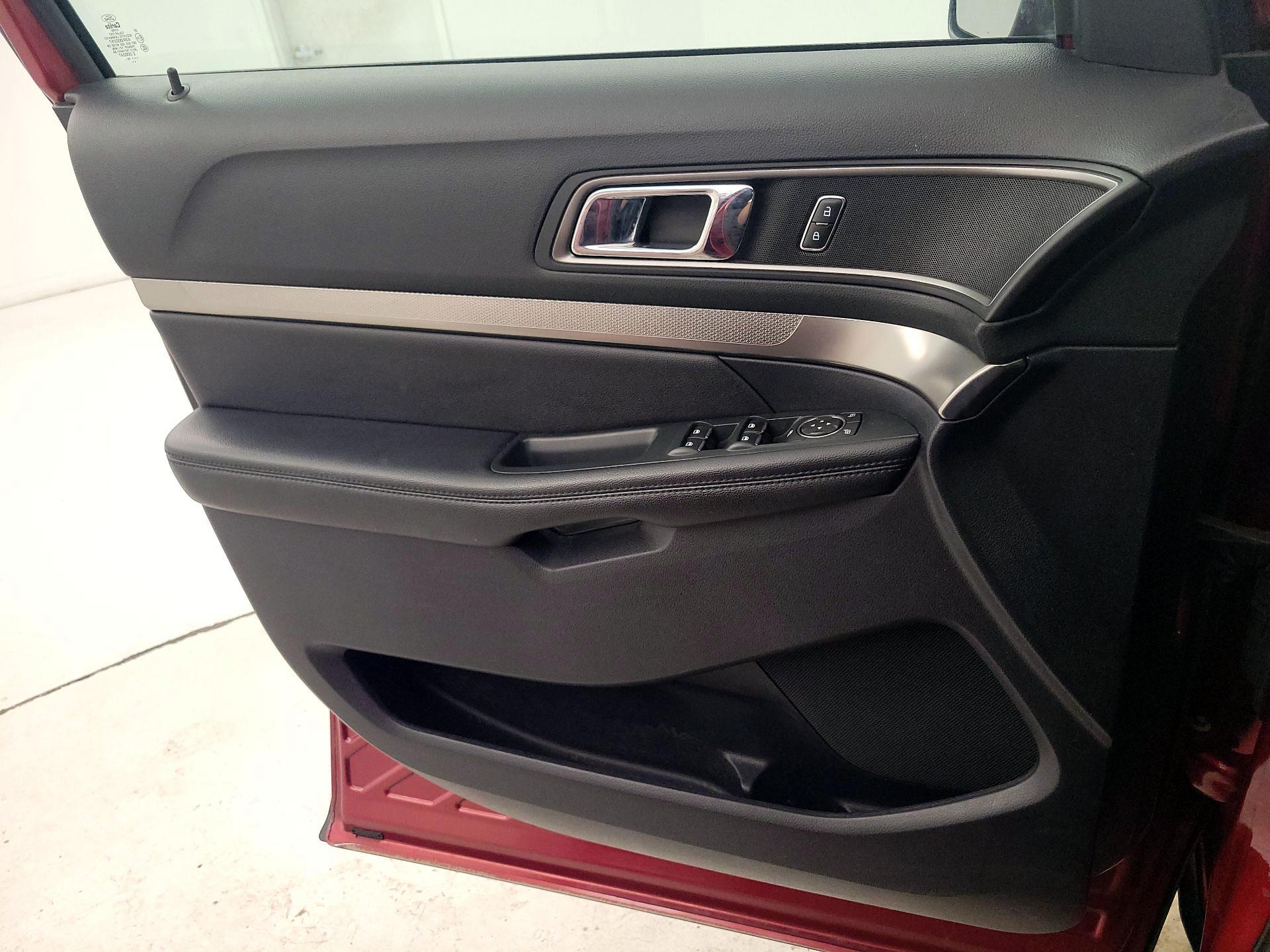 Thumbnail: 2018 Ford Explorer - 12