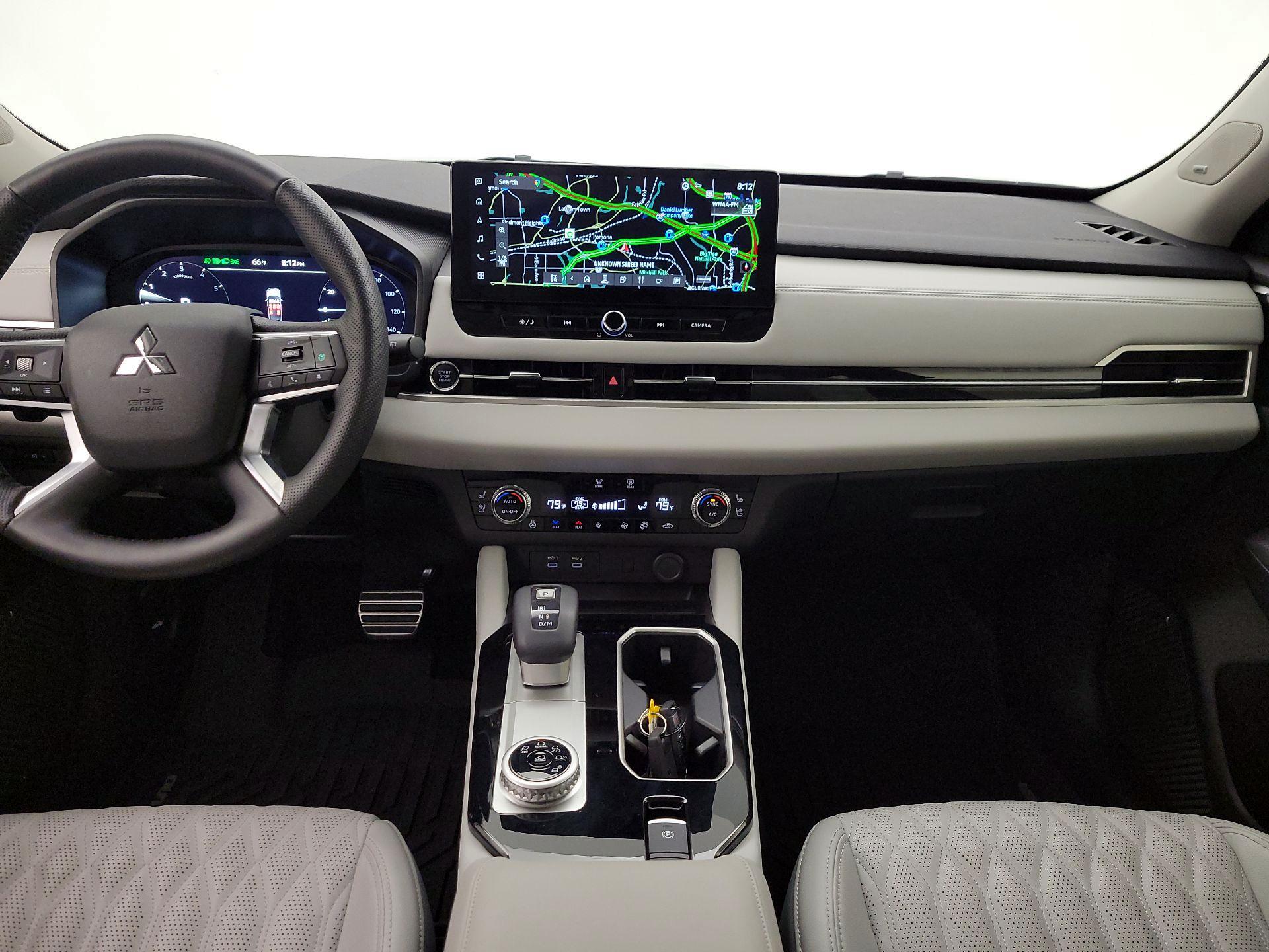 Thumbnail: 2025 Mitsubishi Outlander - 9