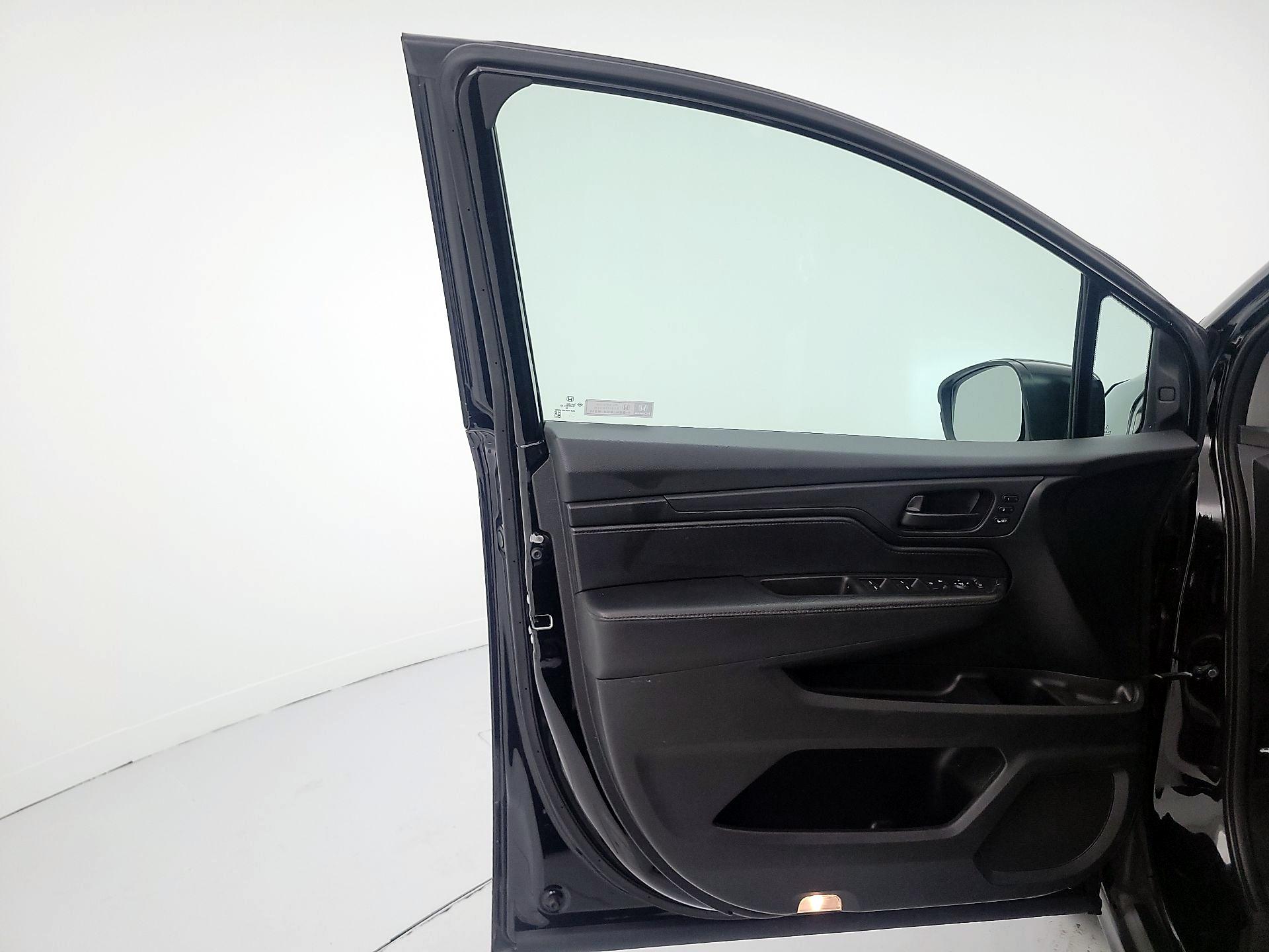 Thumbnail: 2022 Honda Odyssey - 12