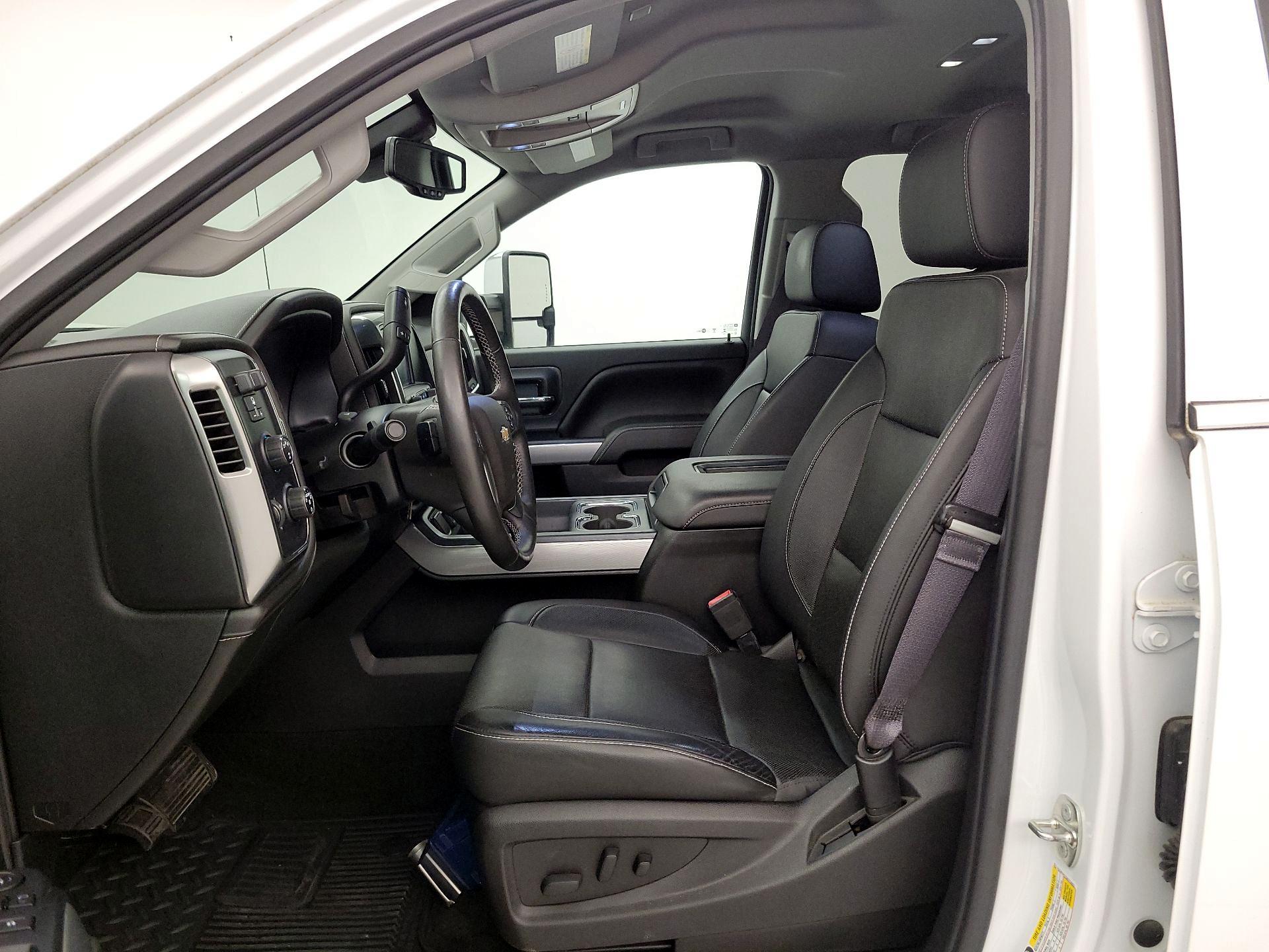 Thumbnail: 2017 Chevrolet Silverado 2500 - 11