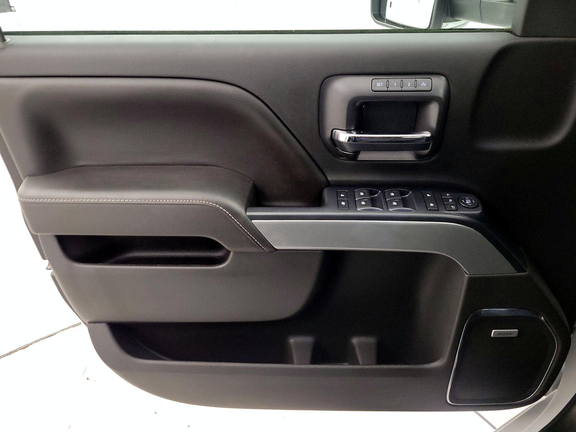 Thumbnail: 2017 Chevrolet Silverado 2500 - 12