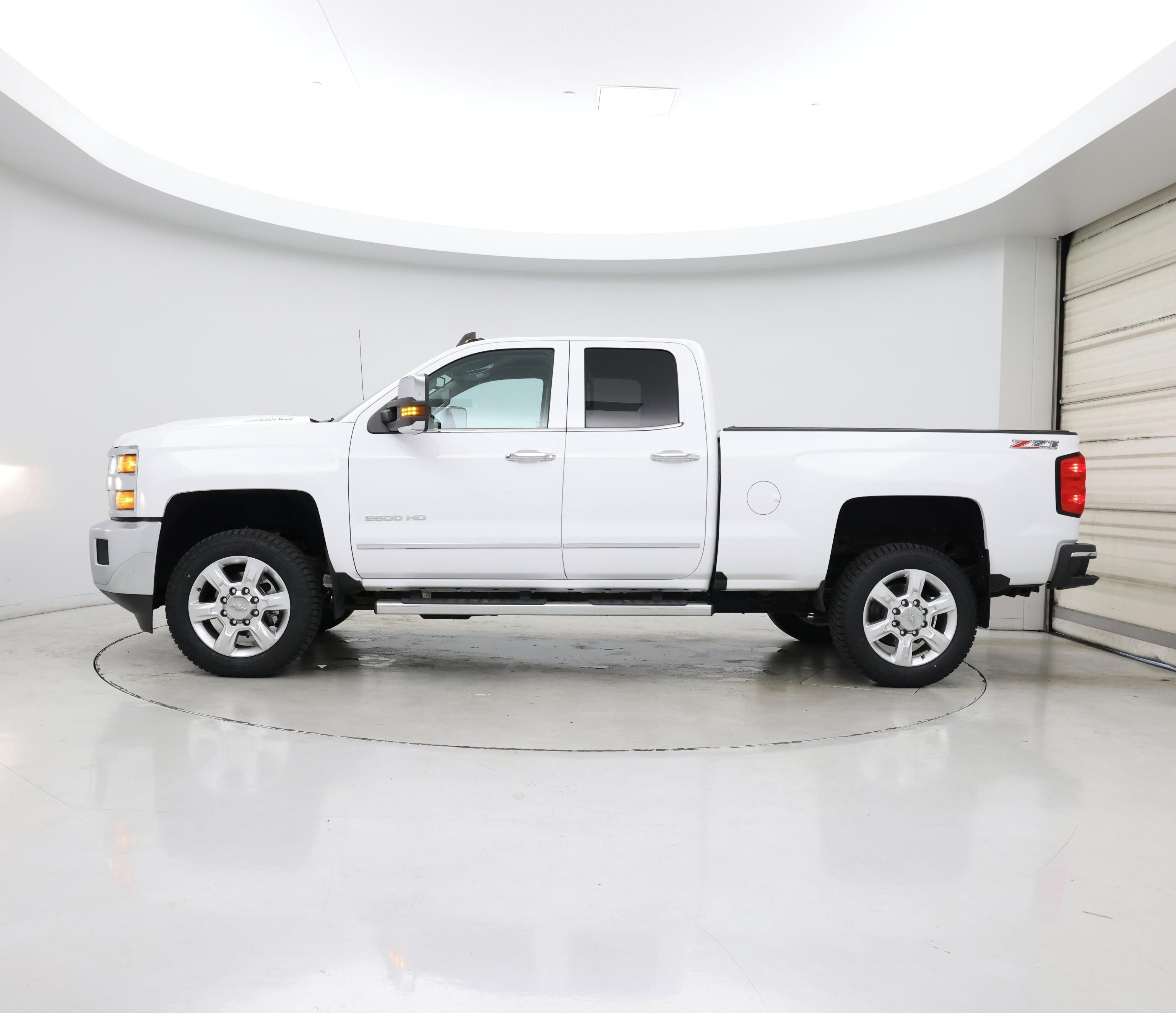 Thumbnail: 2017 Chevrolet Silverado 2500 - 3