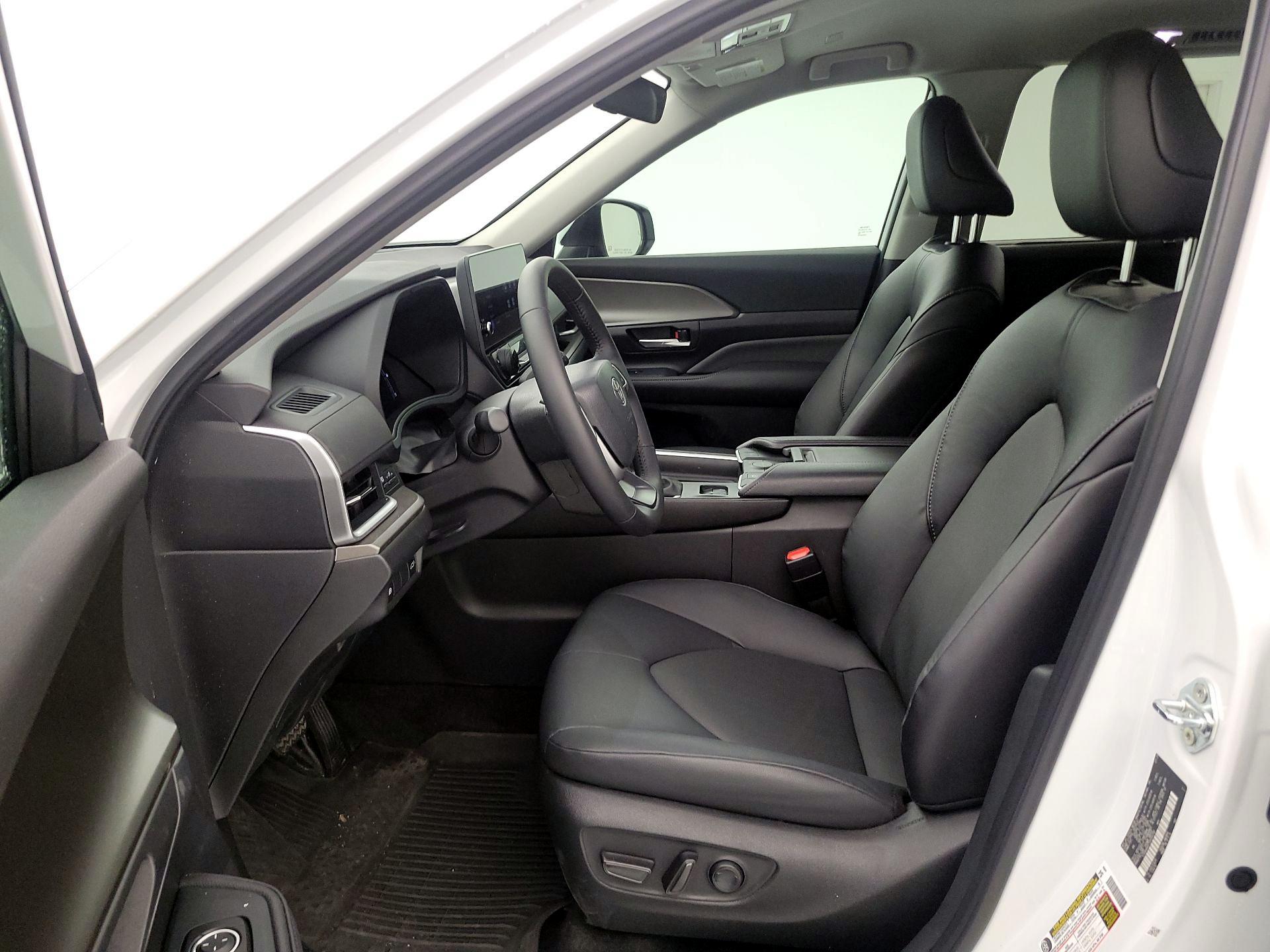 Thumbnail: 2025 Toyota Grand Highlander - 11