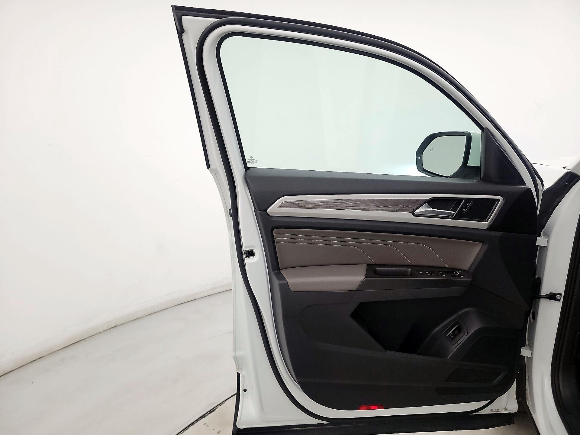 Thumbnail: 2022 Volkswagen Atlas - 12