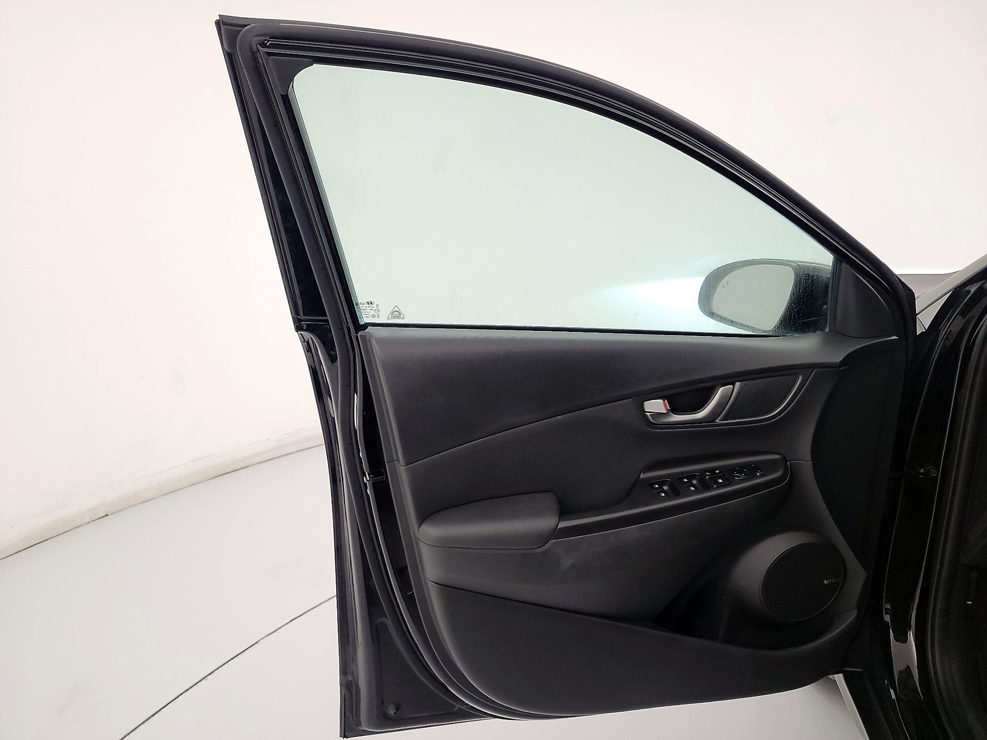 Thumbnail: 2021 Hyundai Kona - 12