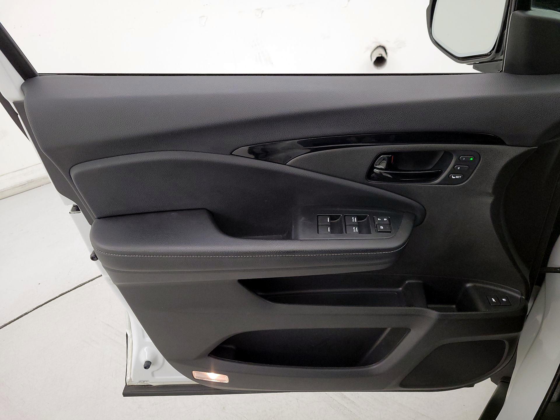 Thumbnail: 2022 Honda Passport - 12