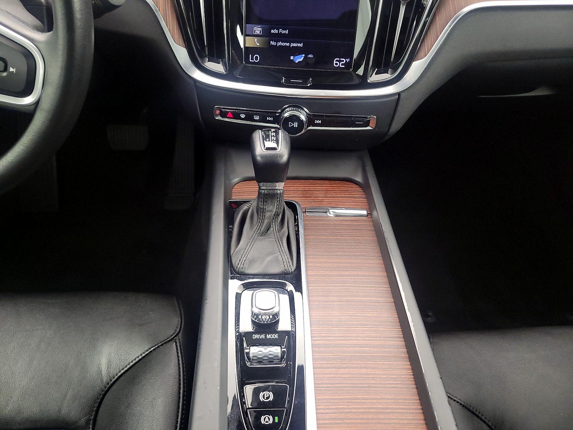 Thumbnail: 2021 Volvo S60 - 17