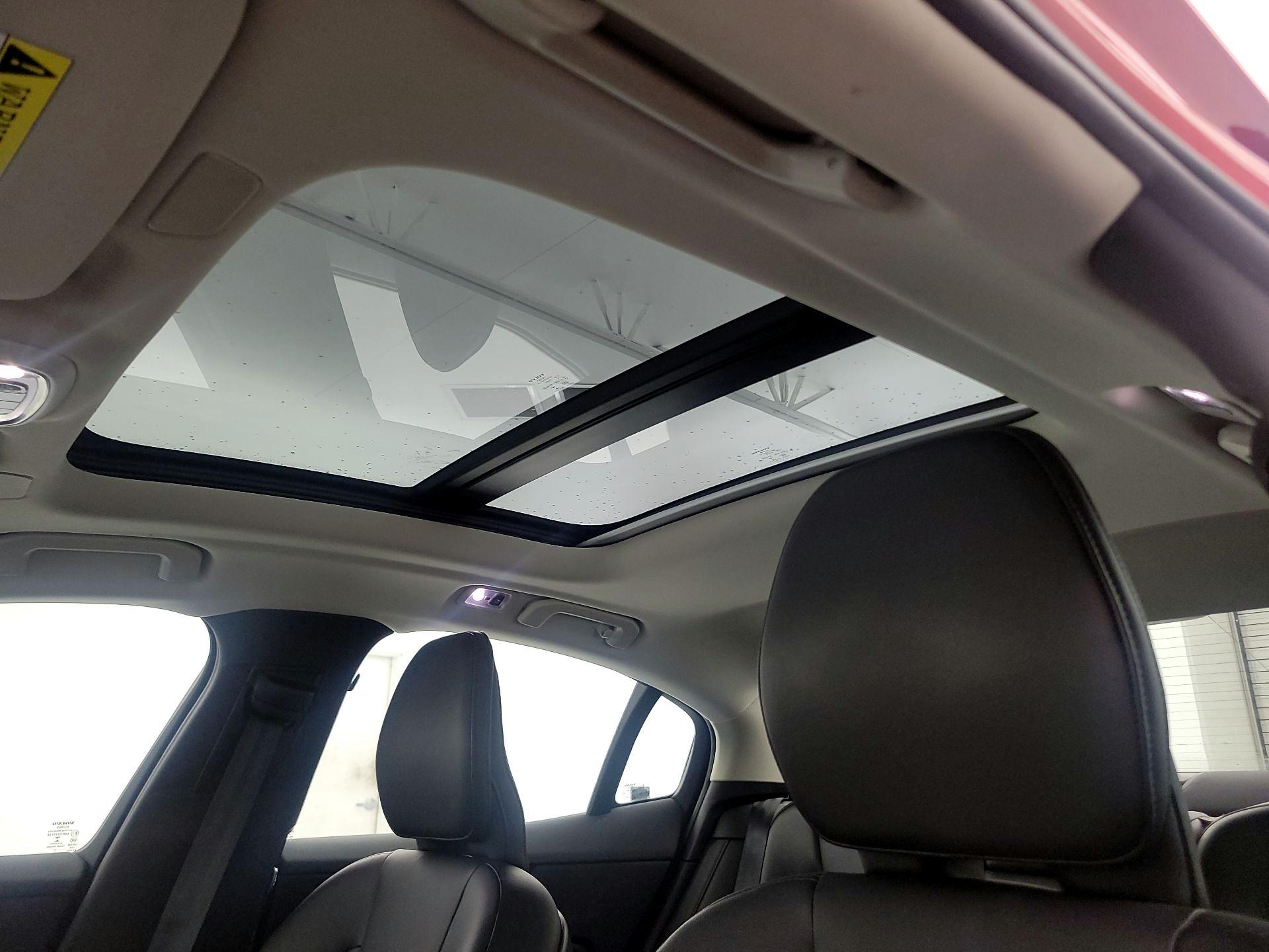 Thumbnail: 2021 Volvo S60 - 19