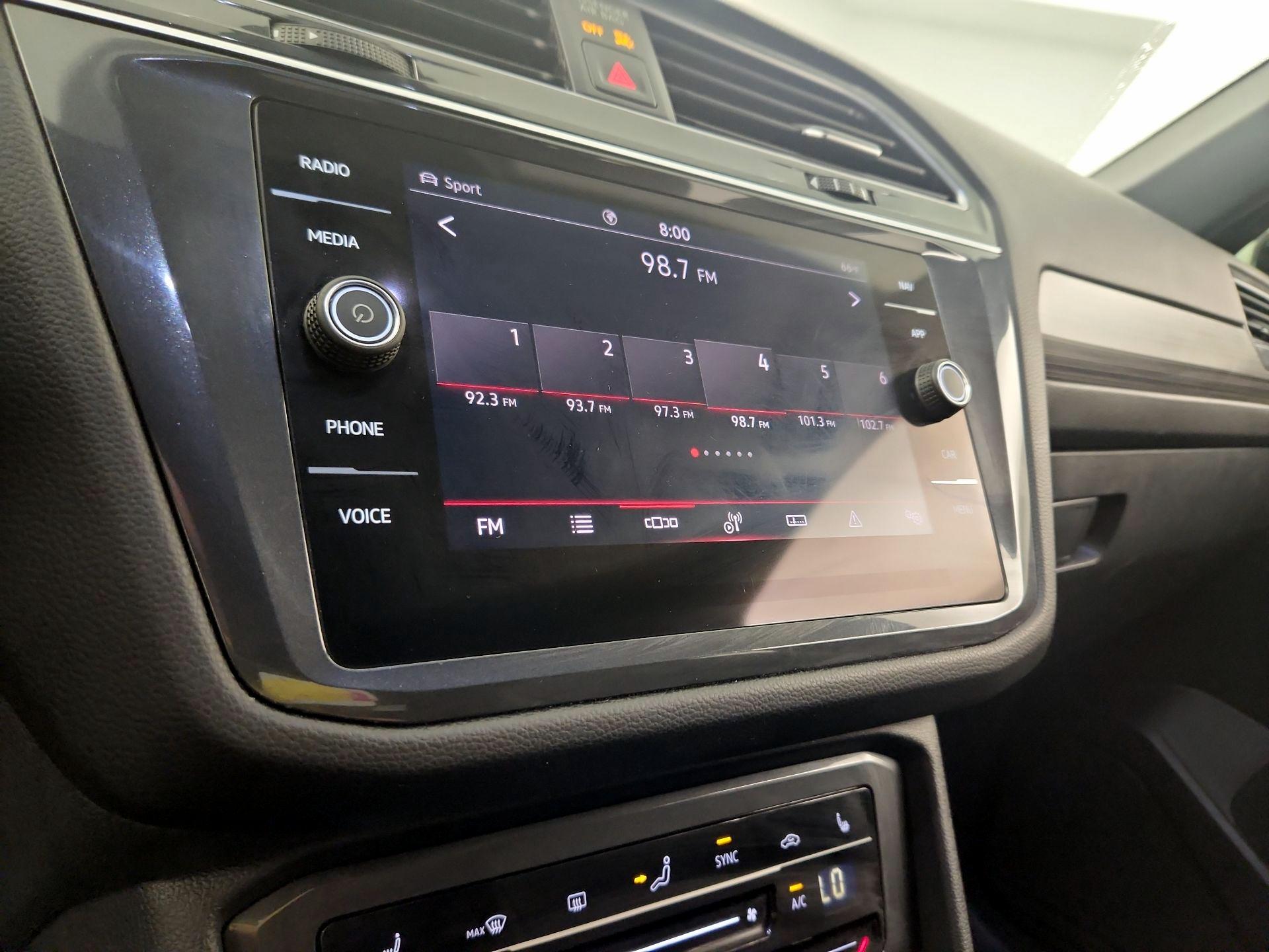 Thumbnail: 2022 Volkswagen Tiguan - 13