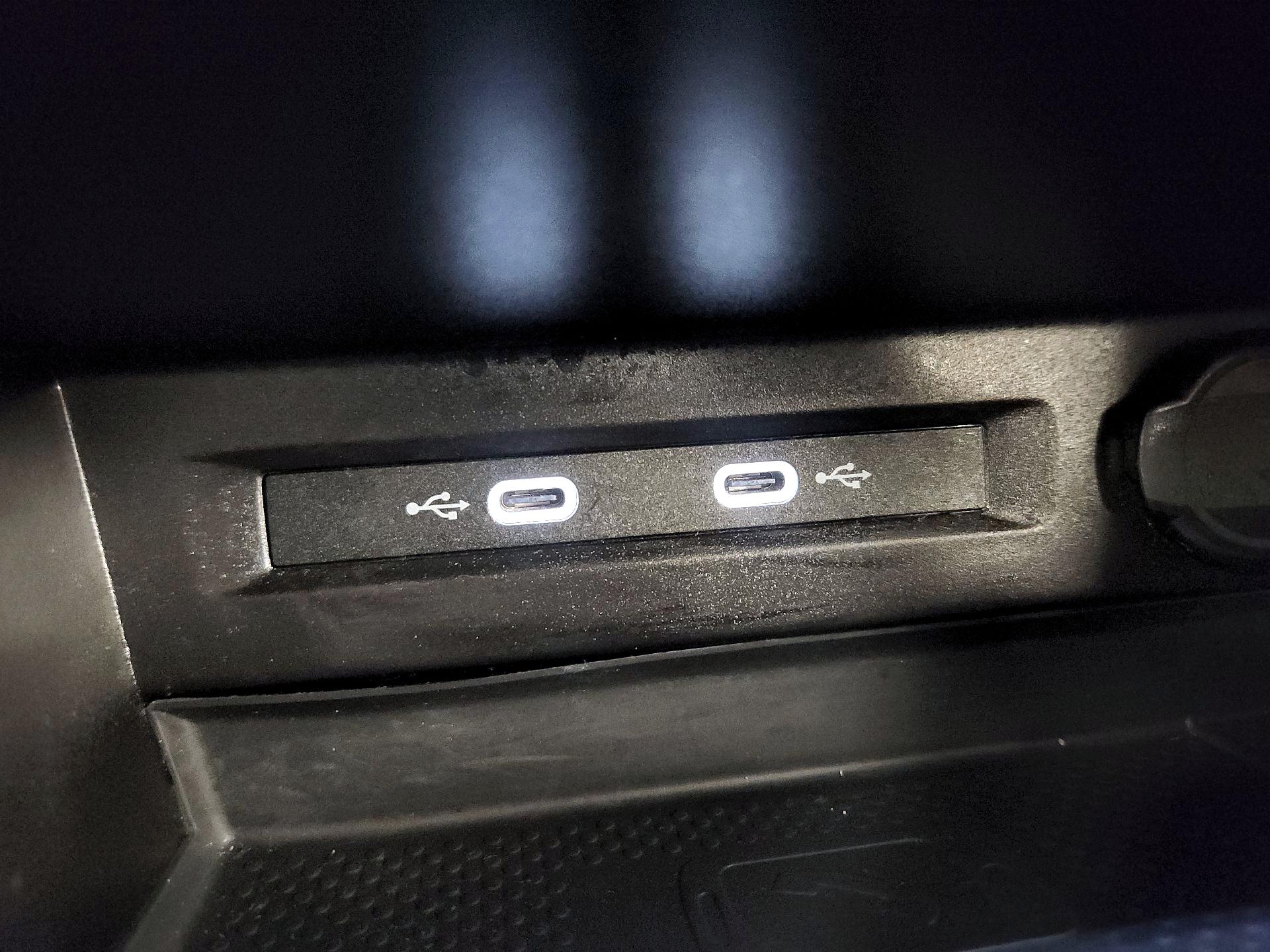 Thumbnail: 2022 Volkswagen Tiguan - 16