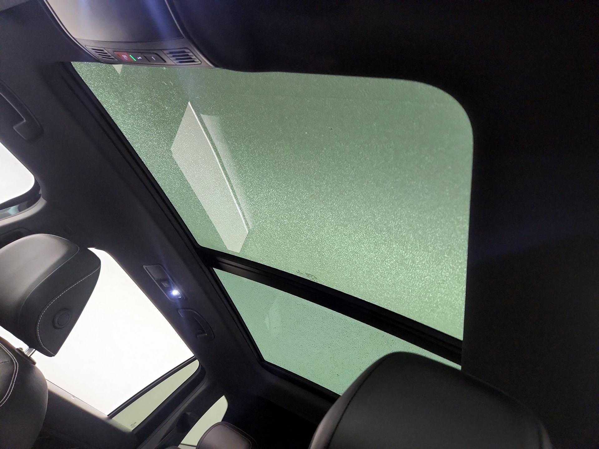 Thumbnail: 2022 Volkswagen Tiguan - 17