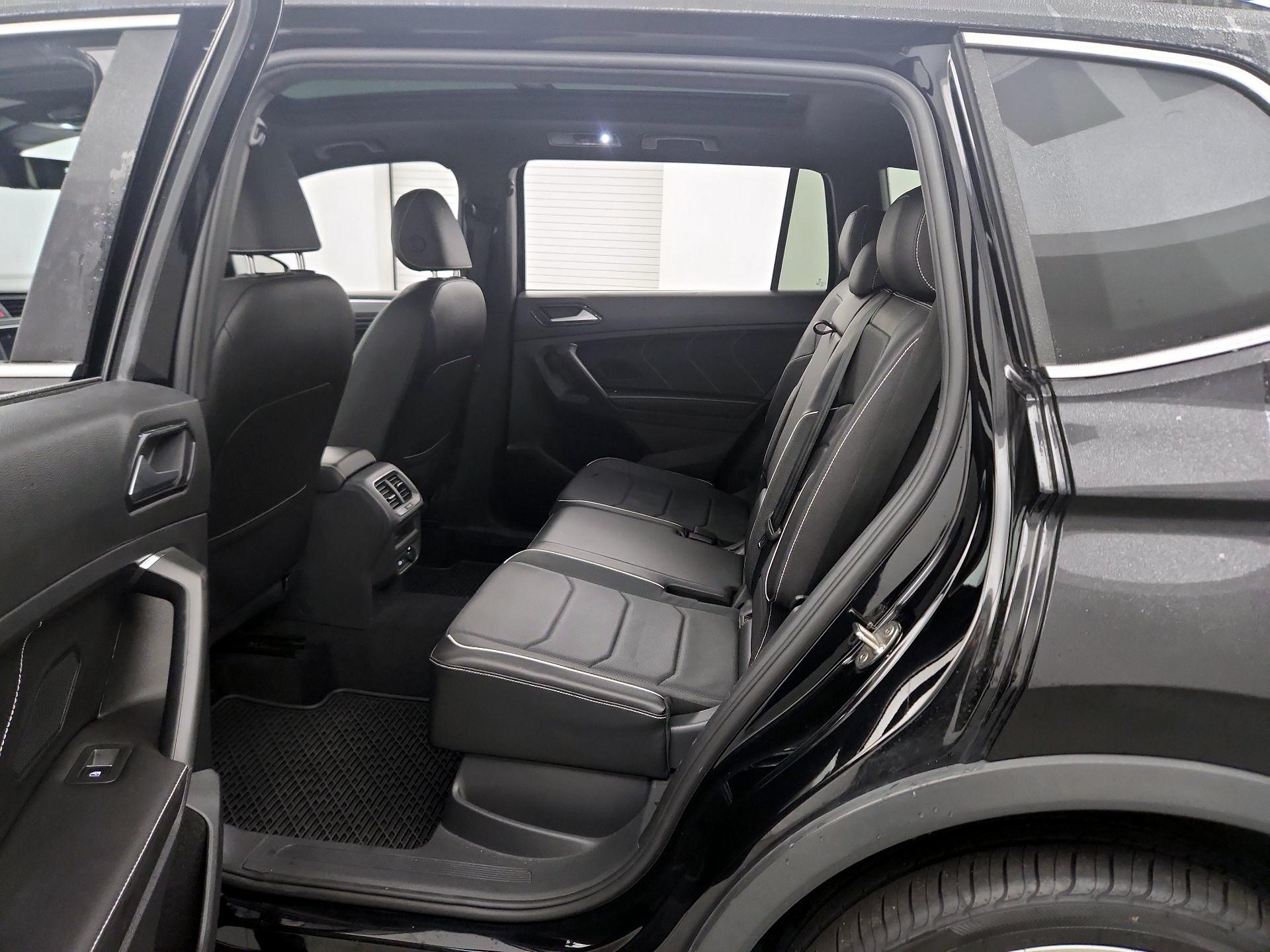 Thumbnail: 2022 Volkswagen Tiguan - 18