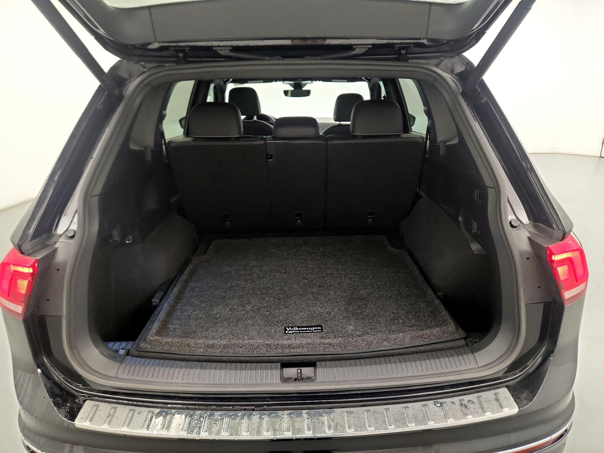 Thumbnail: 2022 Volkswagen Tiguan - 19