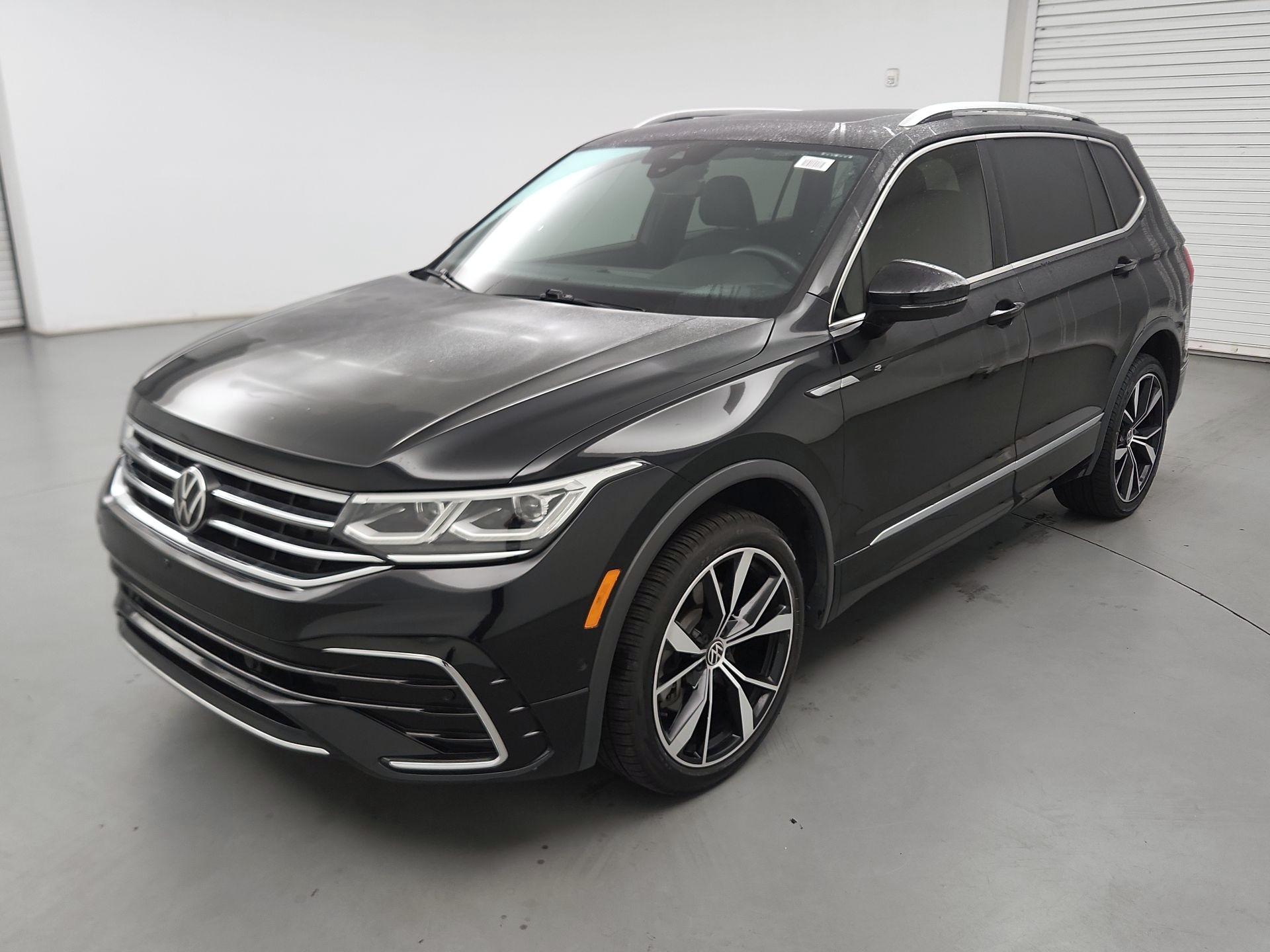 Thumbnail: 2022 Volkswagen Tiguan - 3