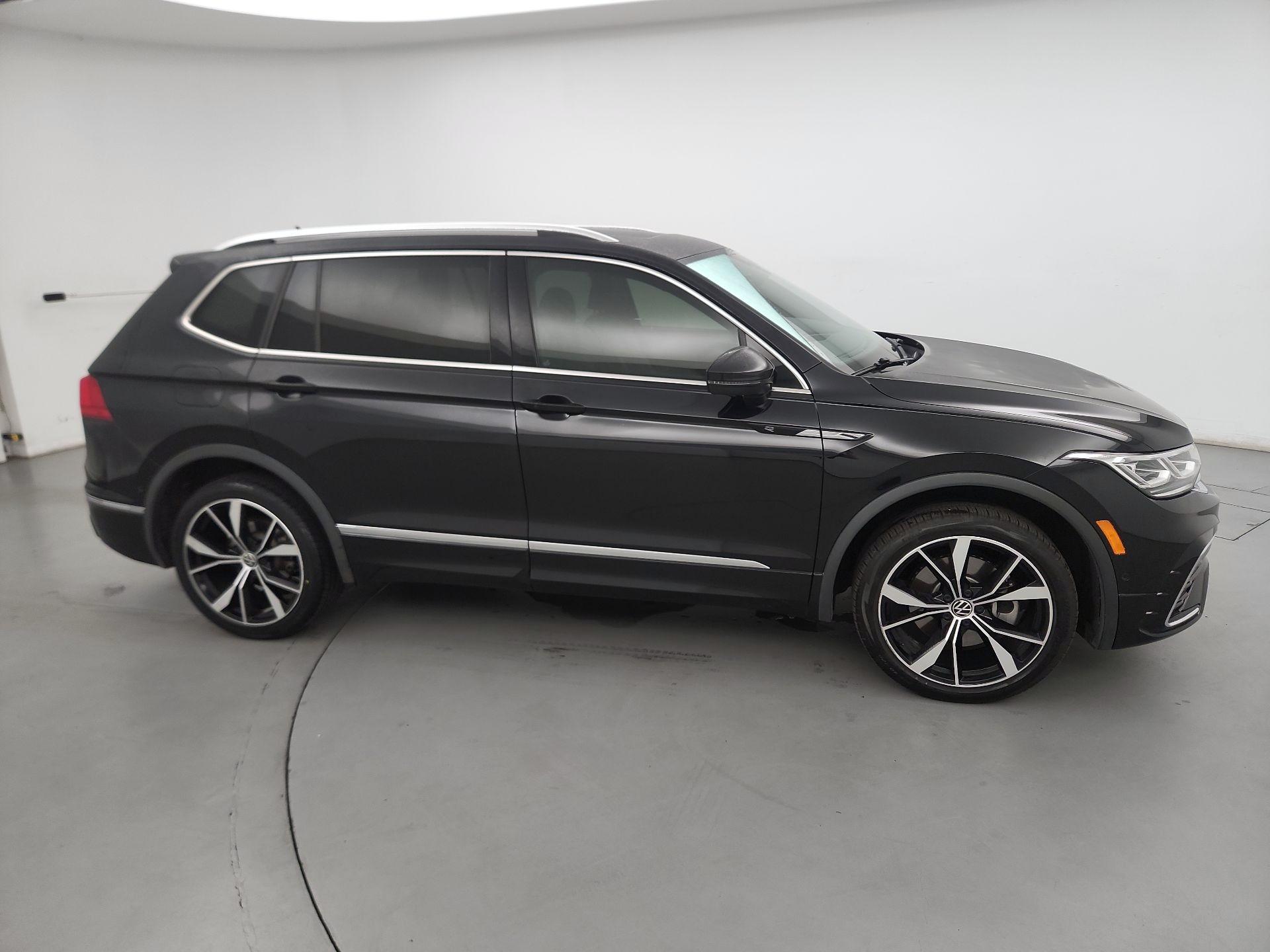 Thumbnail: 2022 Volkswagen Tiguan - 4