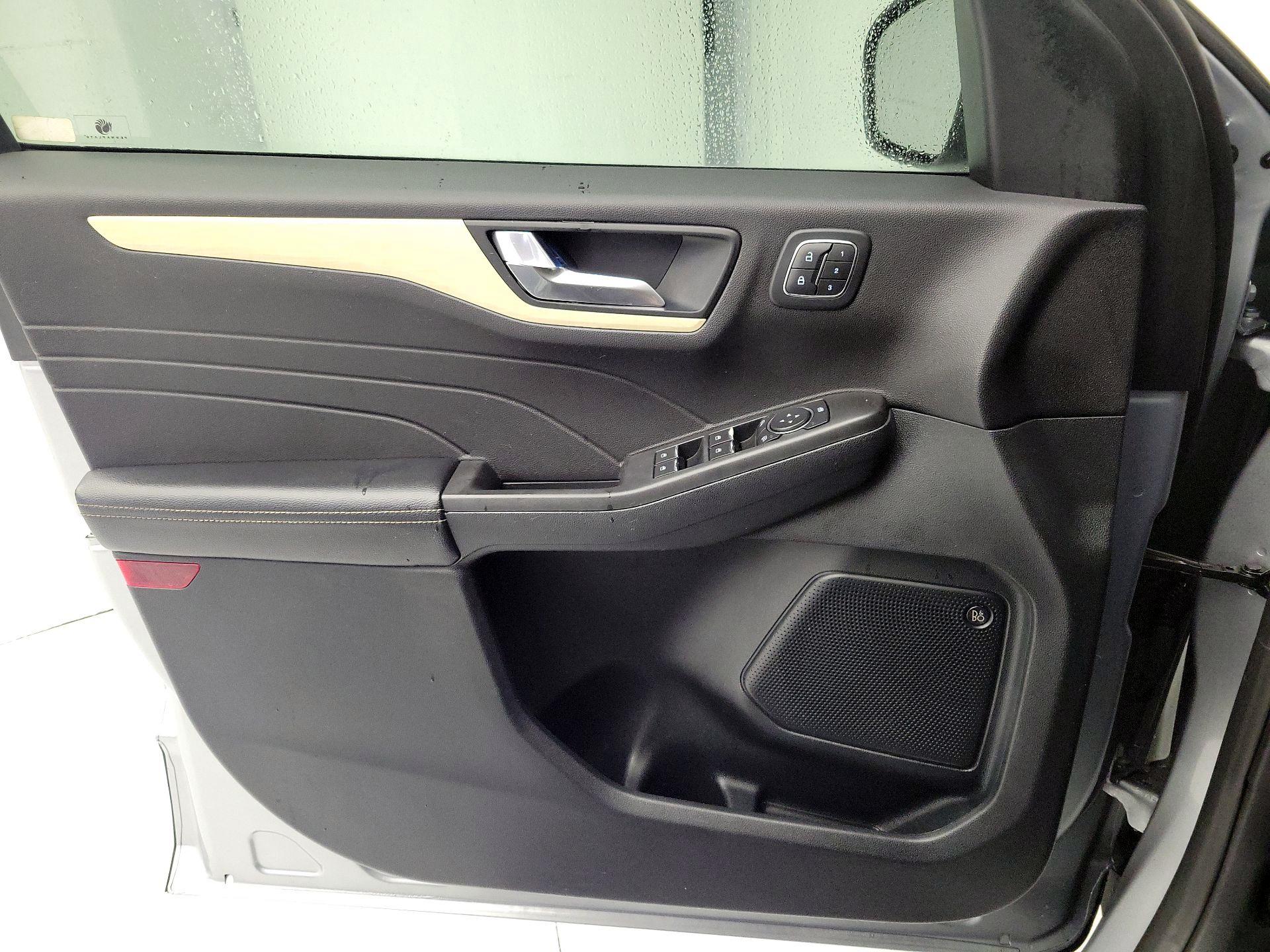 Thumbnail: 2021 Ford Escape - 12