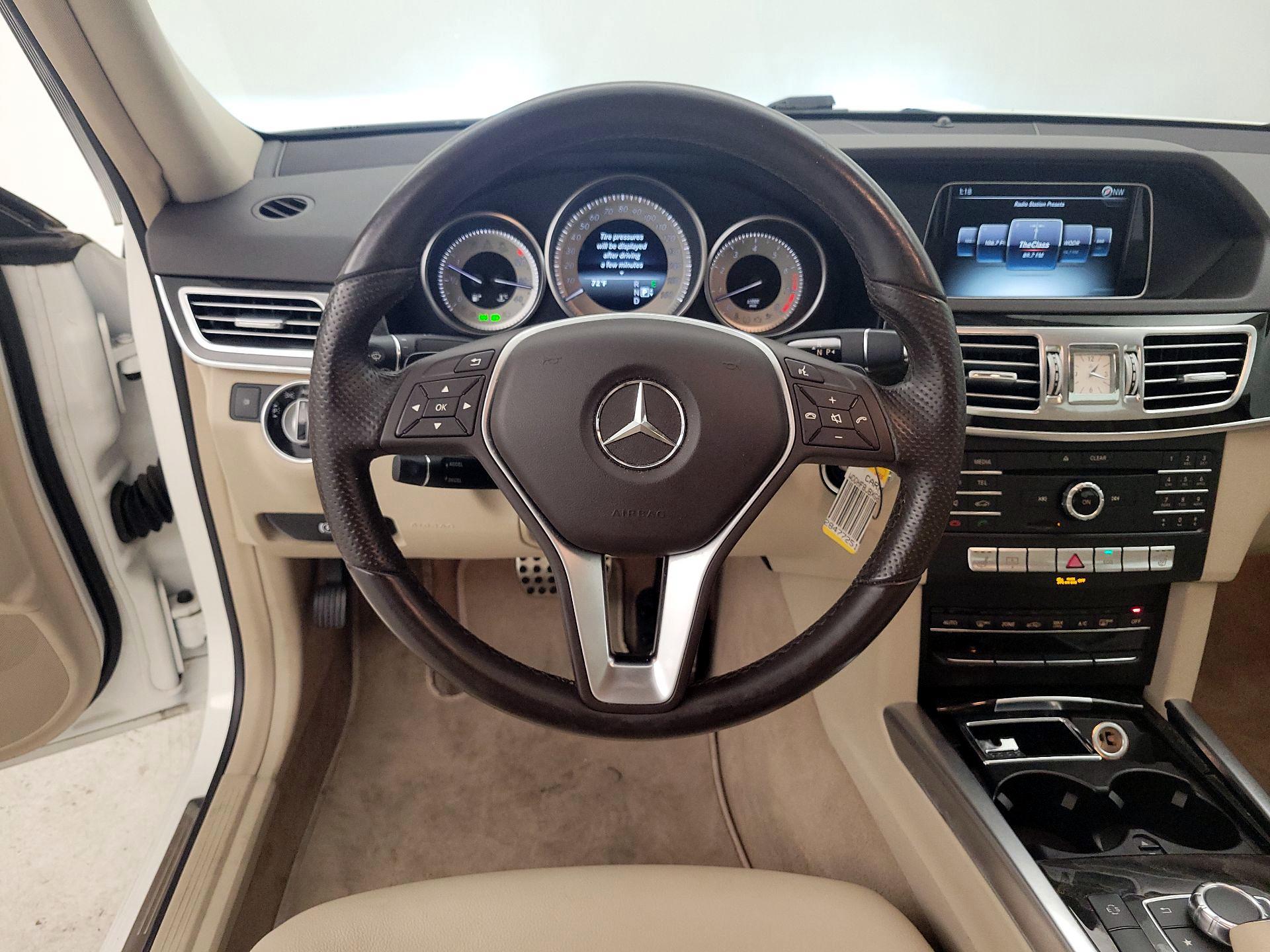 Thumbnail: 2016 Mercedes-Benz E-Class - 10