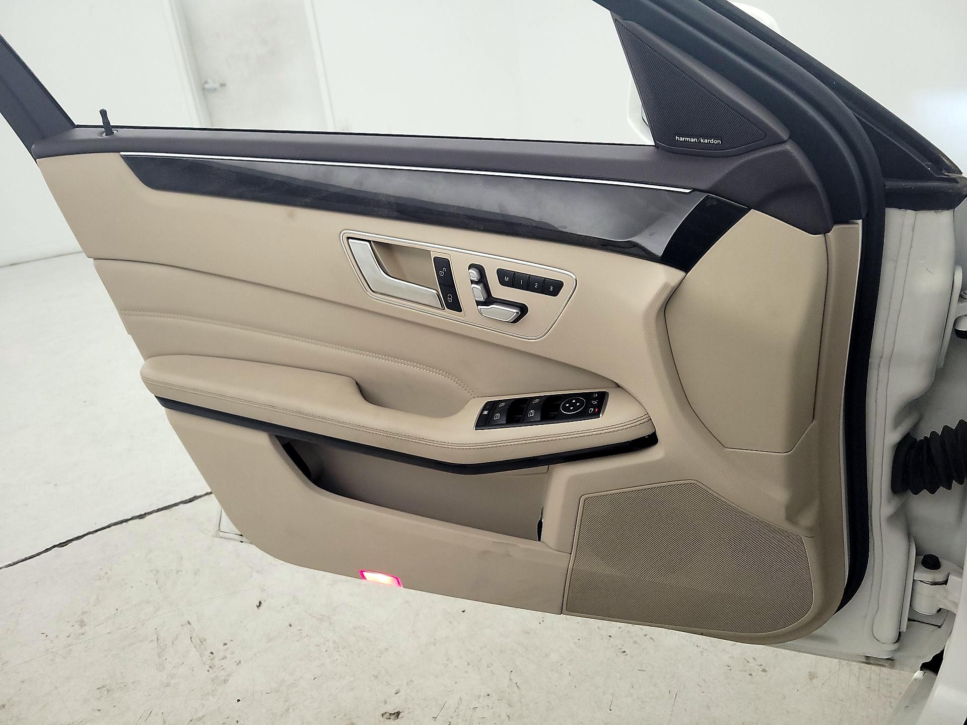 Thumbnail: 2016 Mercedes-Benz E-Class - 12